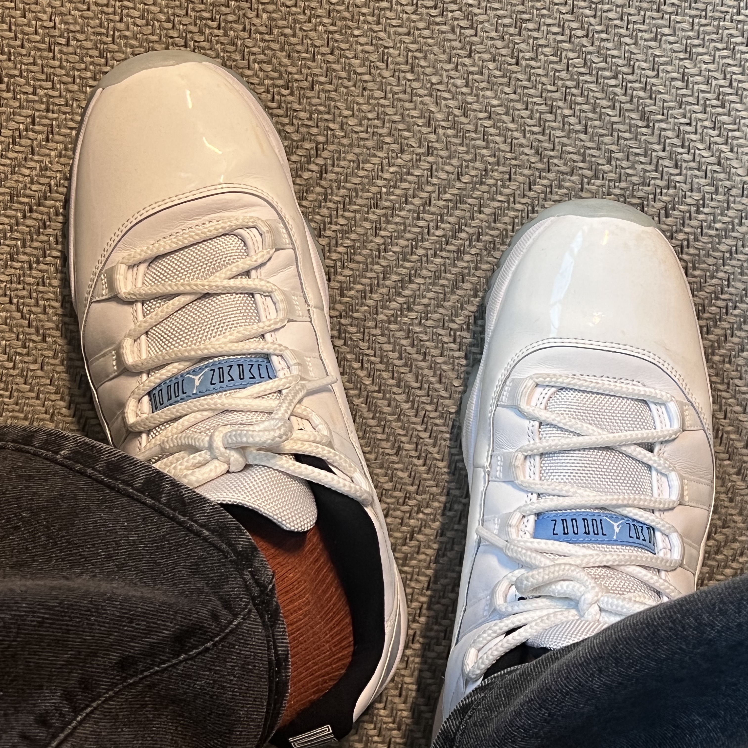 Jordan 11 Retro Low Legend Blue 착용 스타일