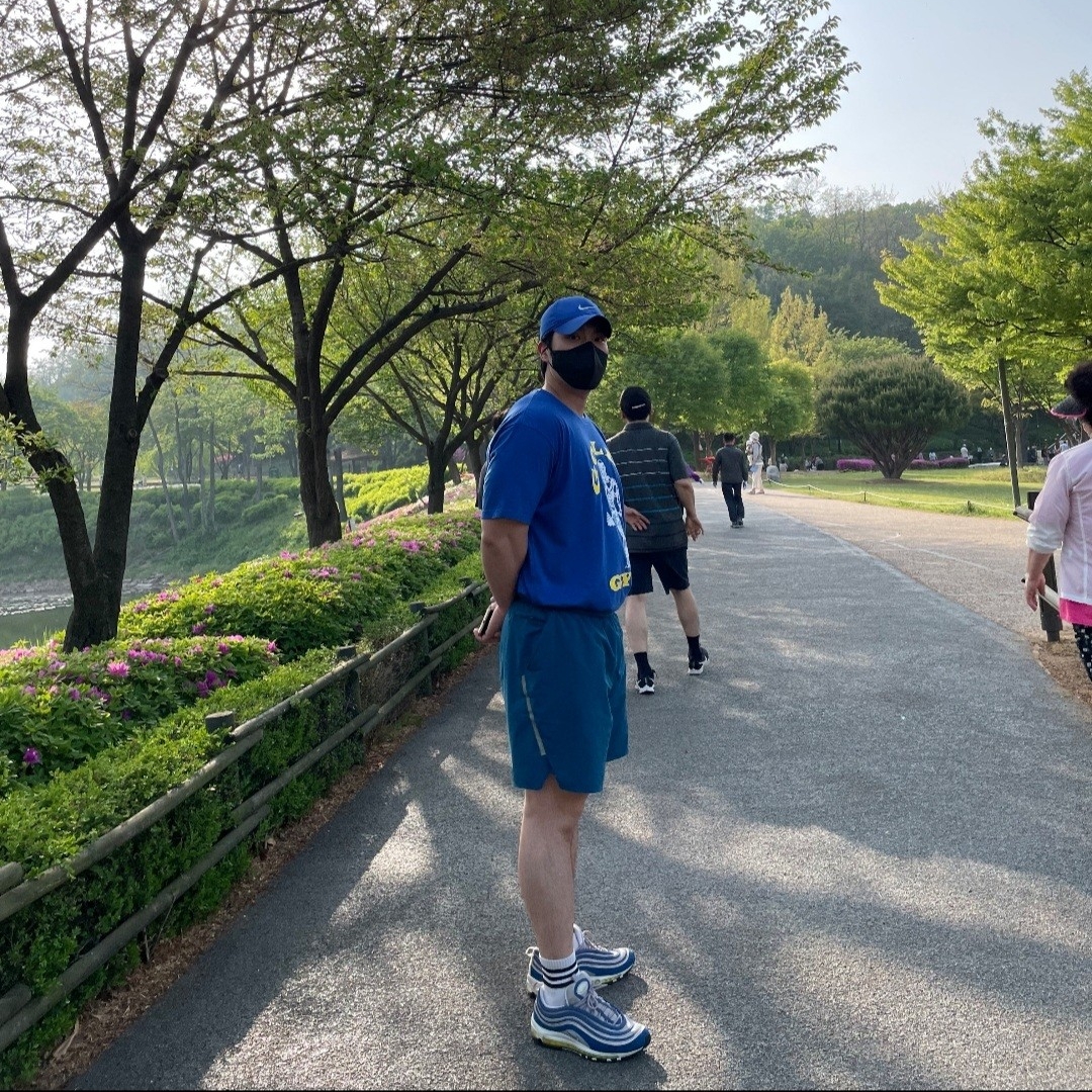 Nike Air Max 97 OG Royal Neon 착용 스타일