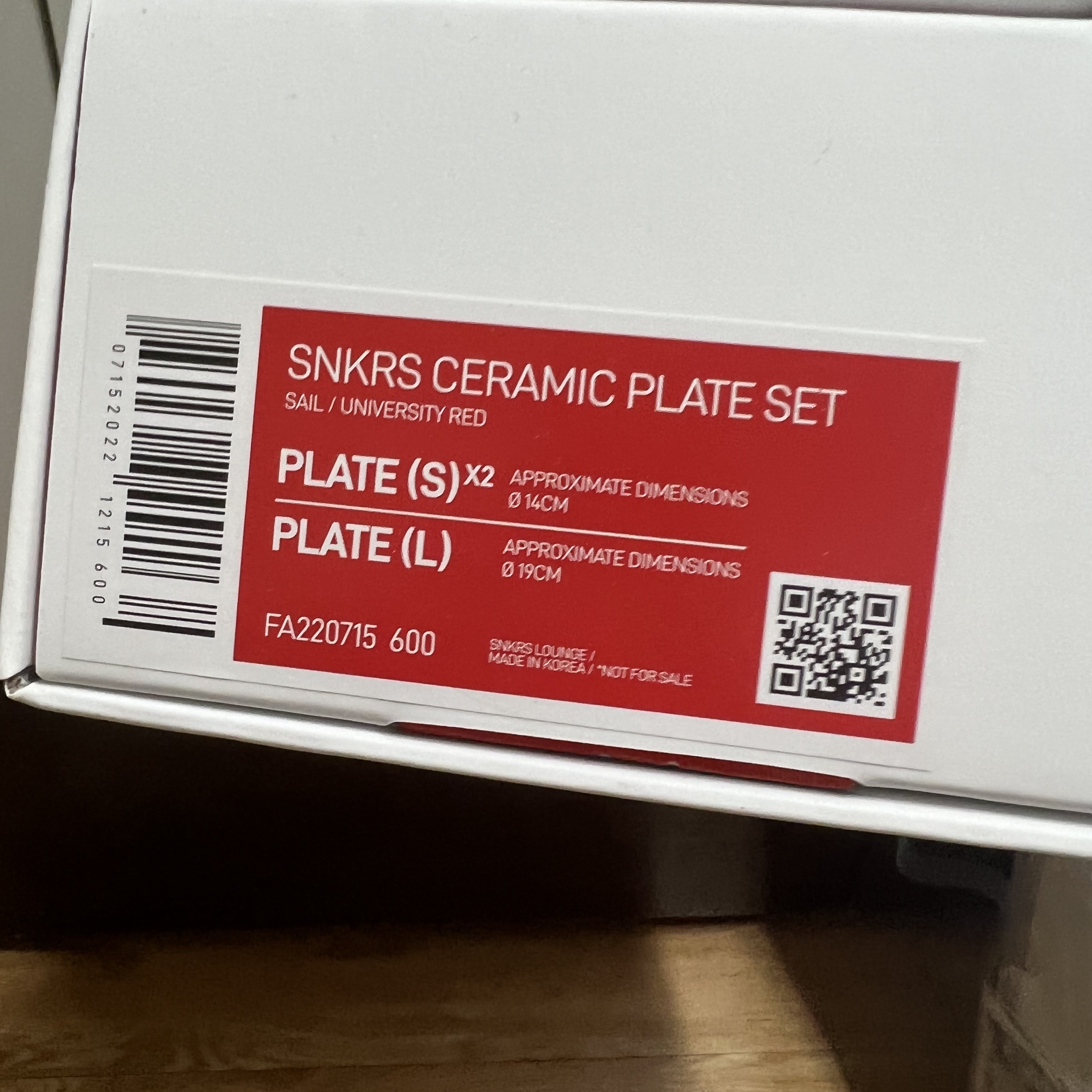 Nike SNKRS Ceramic Plate Set Sail University Red 착용 스타일 - 3