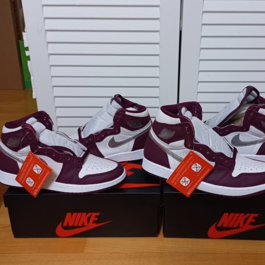 Jordan 4 Retro Tour Yellow, Jordan 1 Retro High OG Bordeaux 착용 스타일 - 2