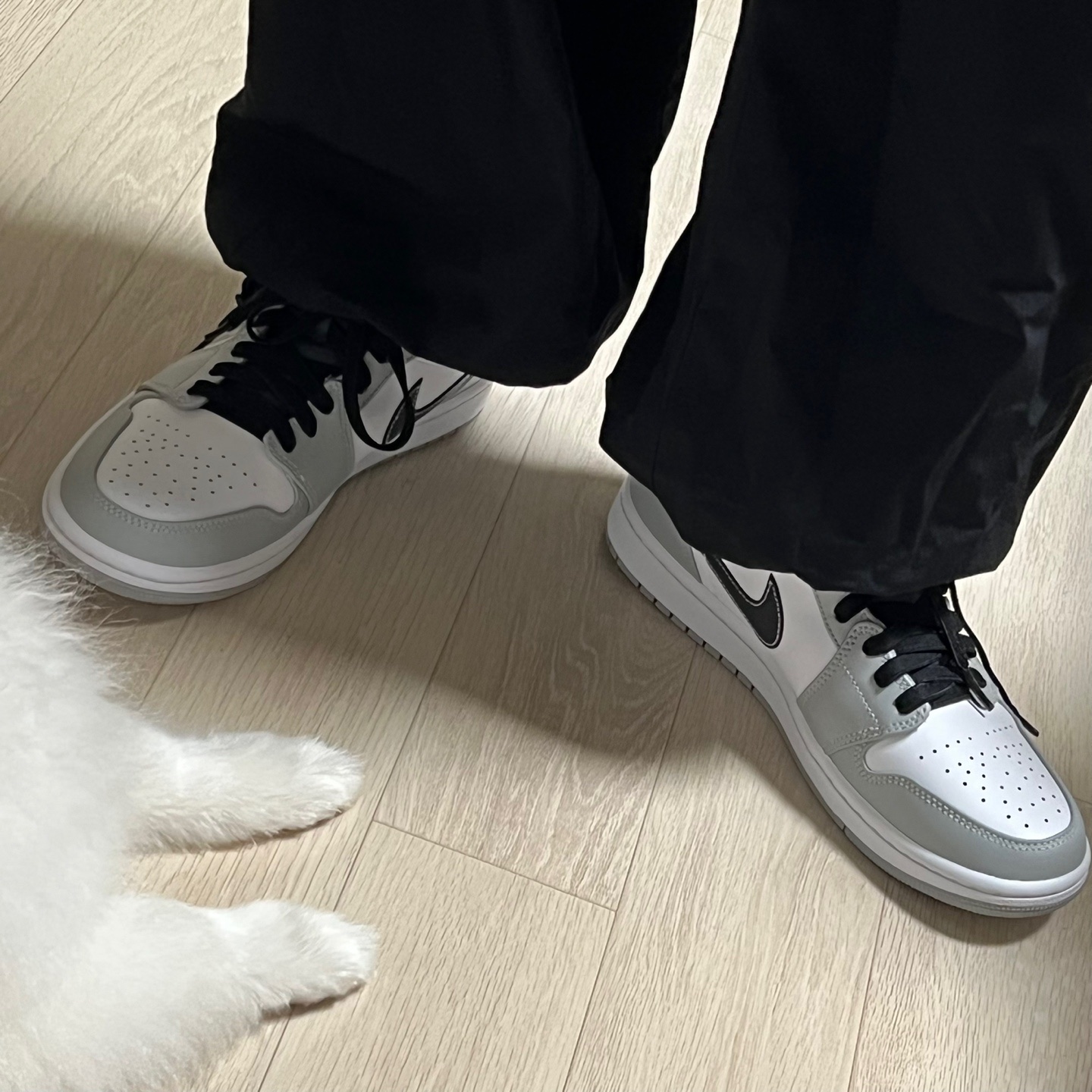 Jordan 1 Mid Light Smoke Grey Anthracite 착용 스타일