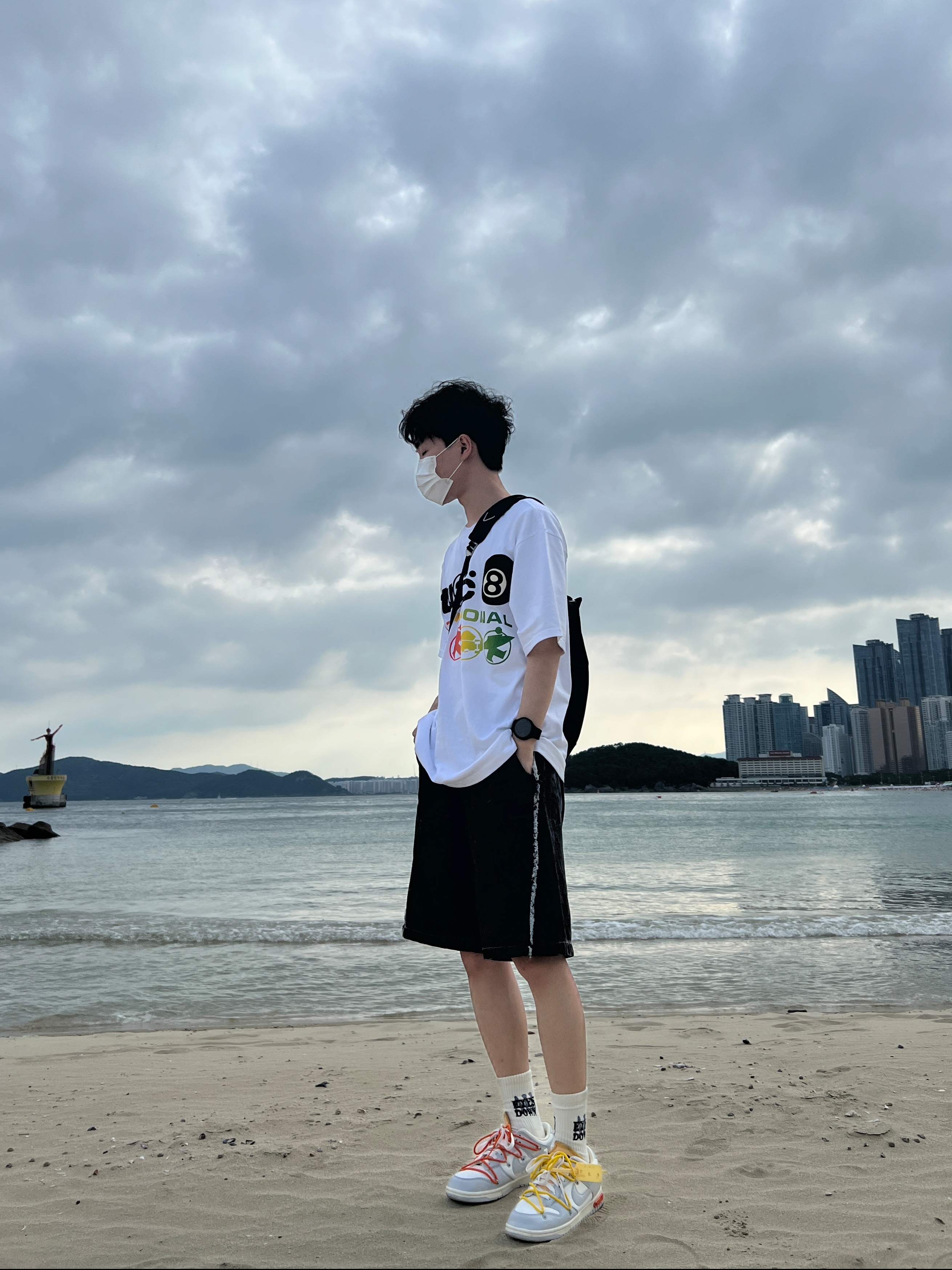 Stussy x Cactus Plant Flea Market International T-Shirt White, Nike x Off-White Dunk Low The 50 - Lot 46 착용 스타일 - 1