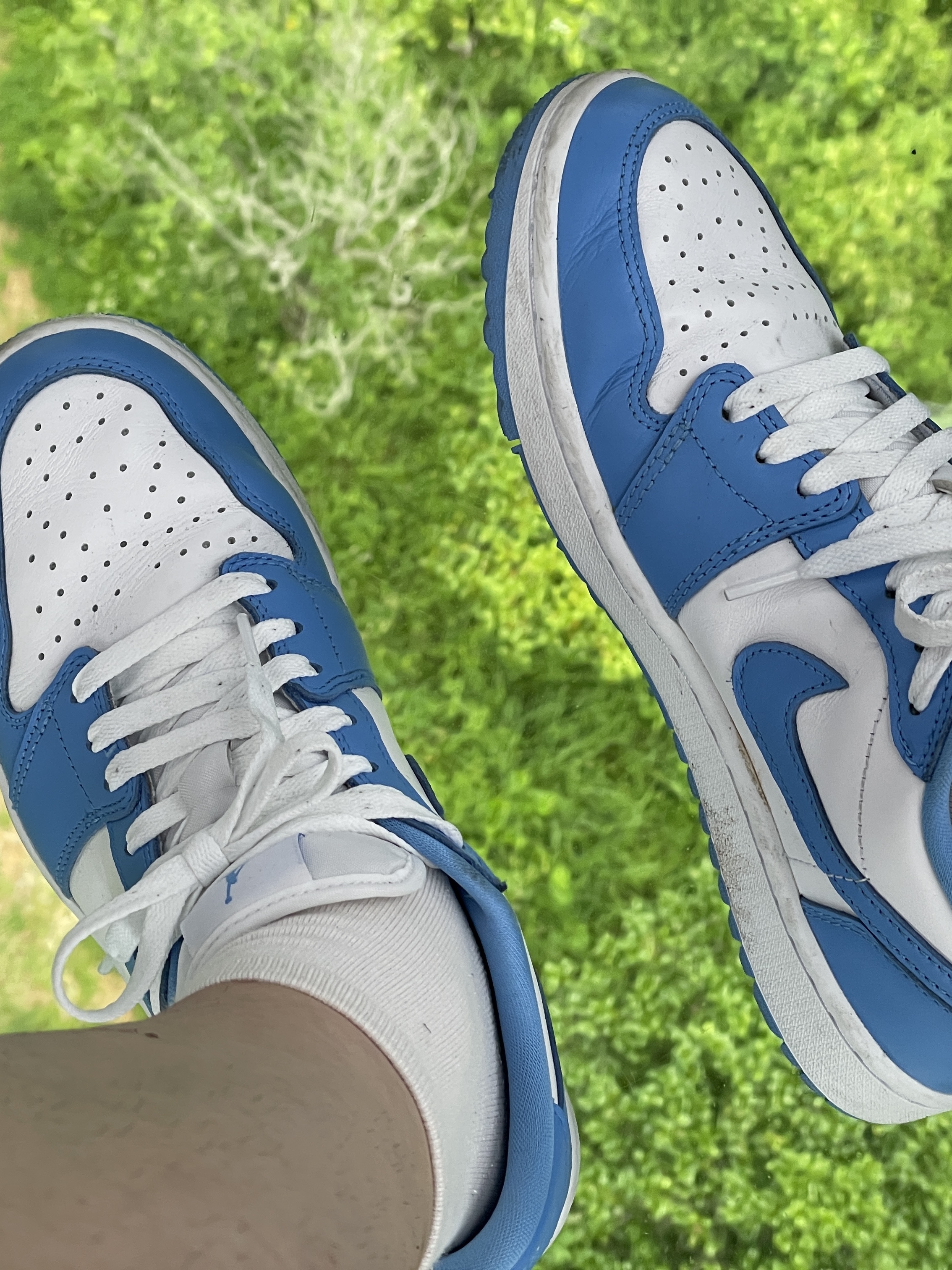 Jordan 1 Low Golf White and University Blue, Stussy 8 Ball T-Shirt Black - 22SS 착용 스타일 - 3