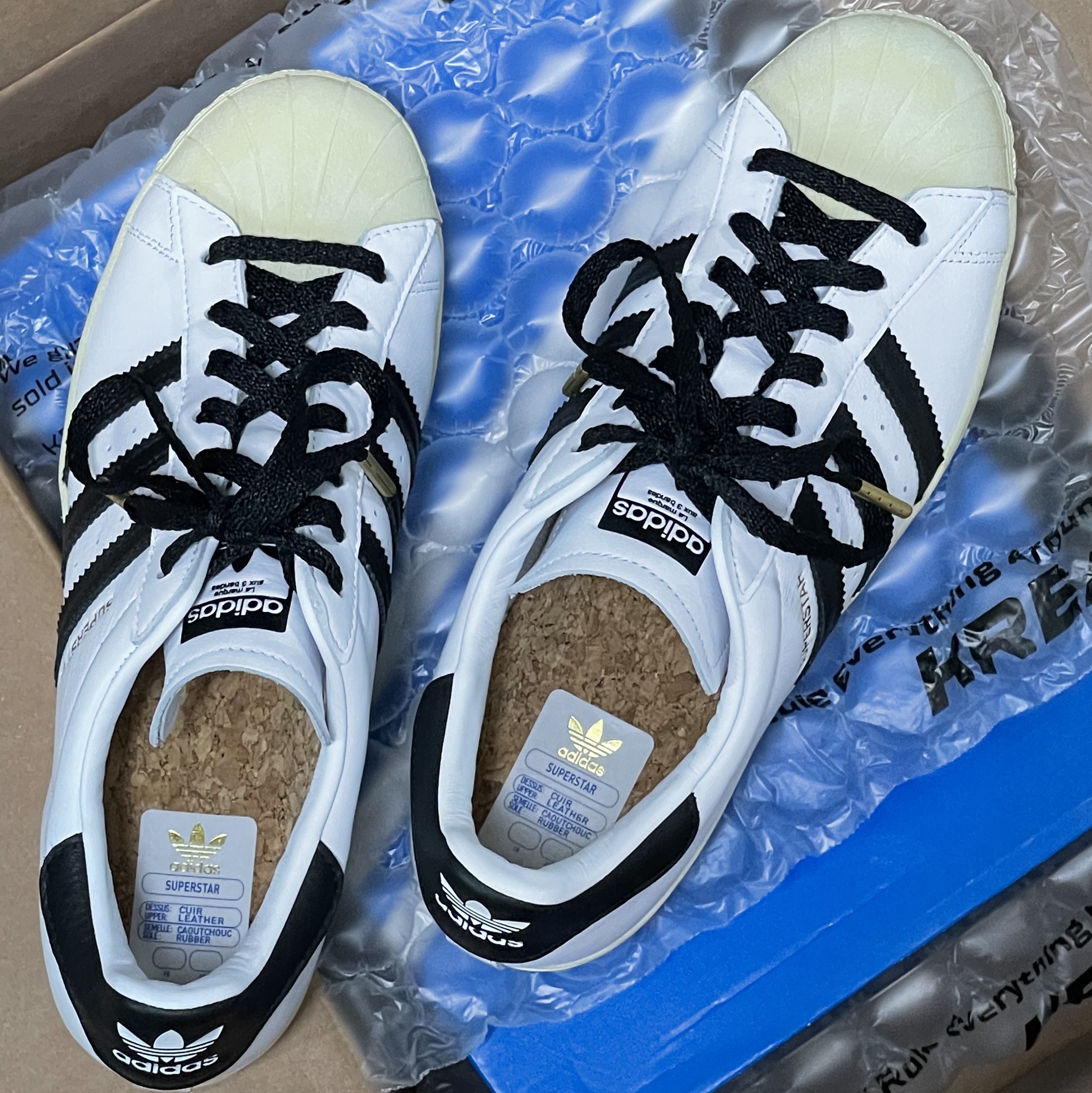 Adidas Superstar Premium White Black 착용 스타일