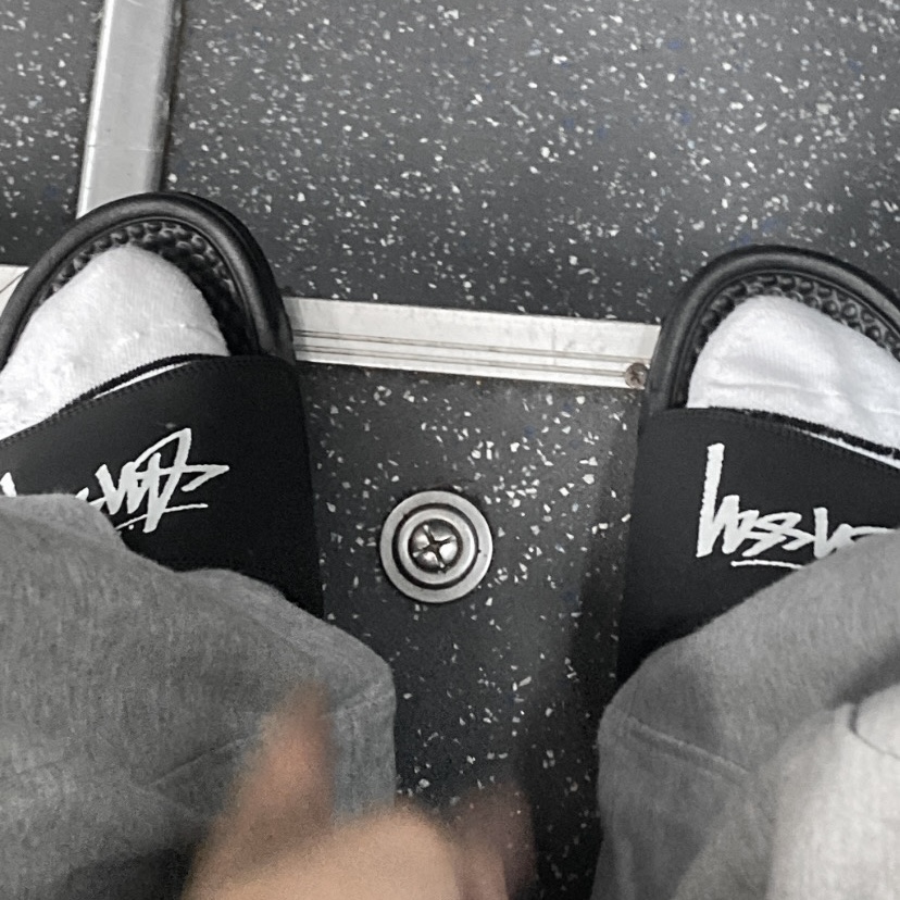 Nike x Stussy Benassi Slide Off Noir 착용 스타일 - 1