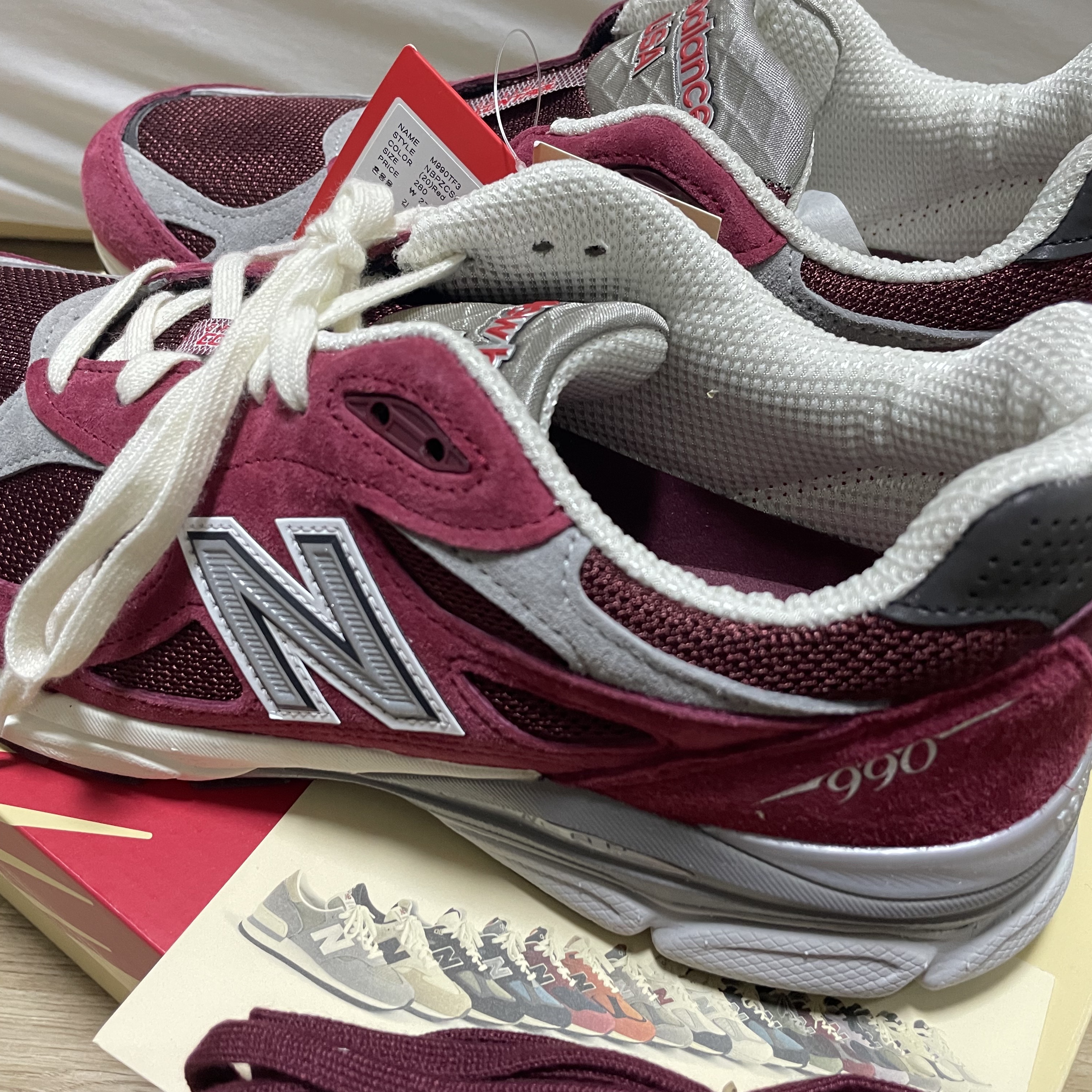 New Balance 990v3 Made in USA Scarlet Marblehead 착용 스타일 - 1