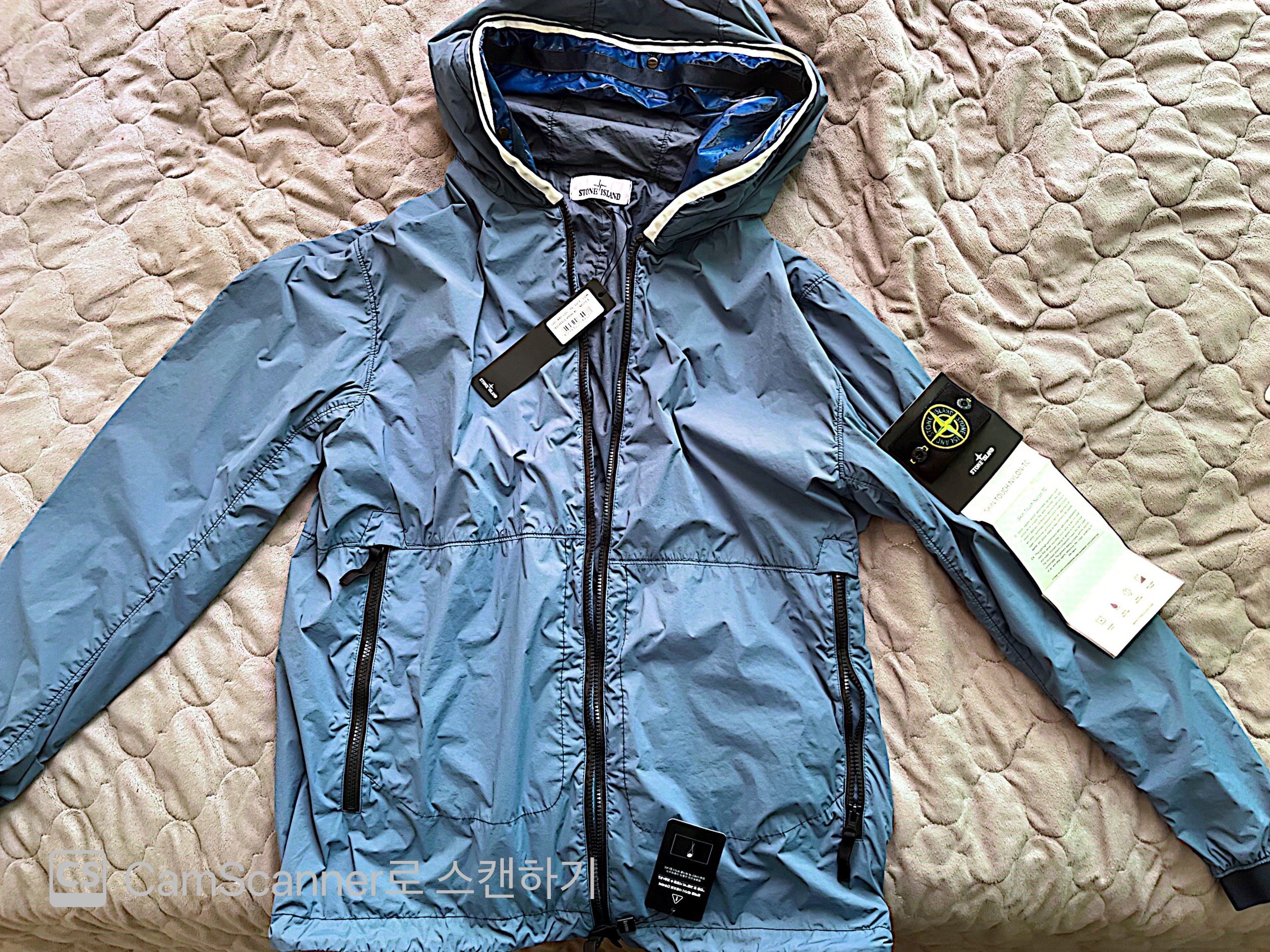 Jordan 1 Retro Low OG Black and Dark Powder Blue, Stone Island 41131 Skin Touch Nylon-TC Garment Dyed Hooded Blouson Powder Blue - 22SS 착용 스타일 - 2