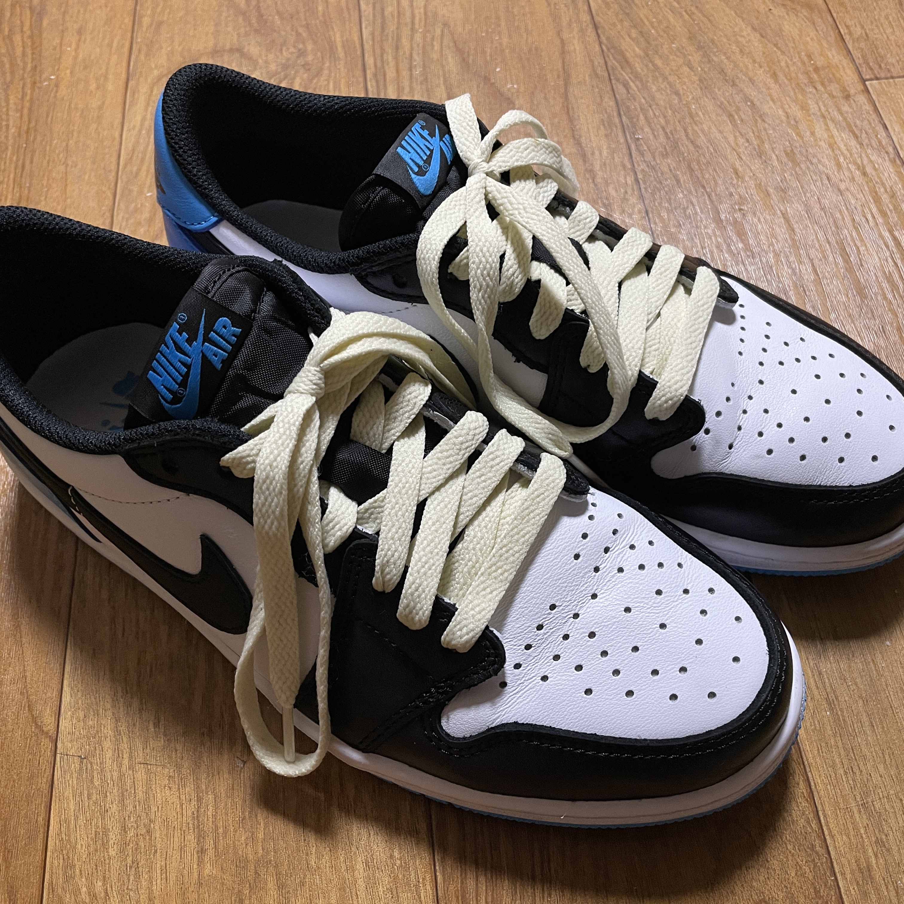 Jordan 1 Retro Low OG Black and Dark Powder Blue, (W) Jordan 1 Retro Low OG Black and Dark Powder Blue 착용 스타일 - 2