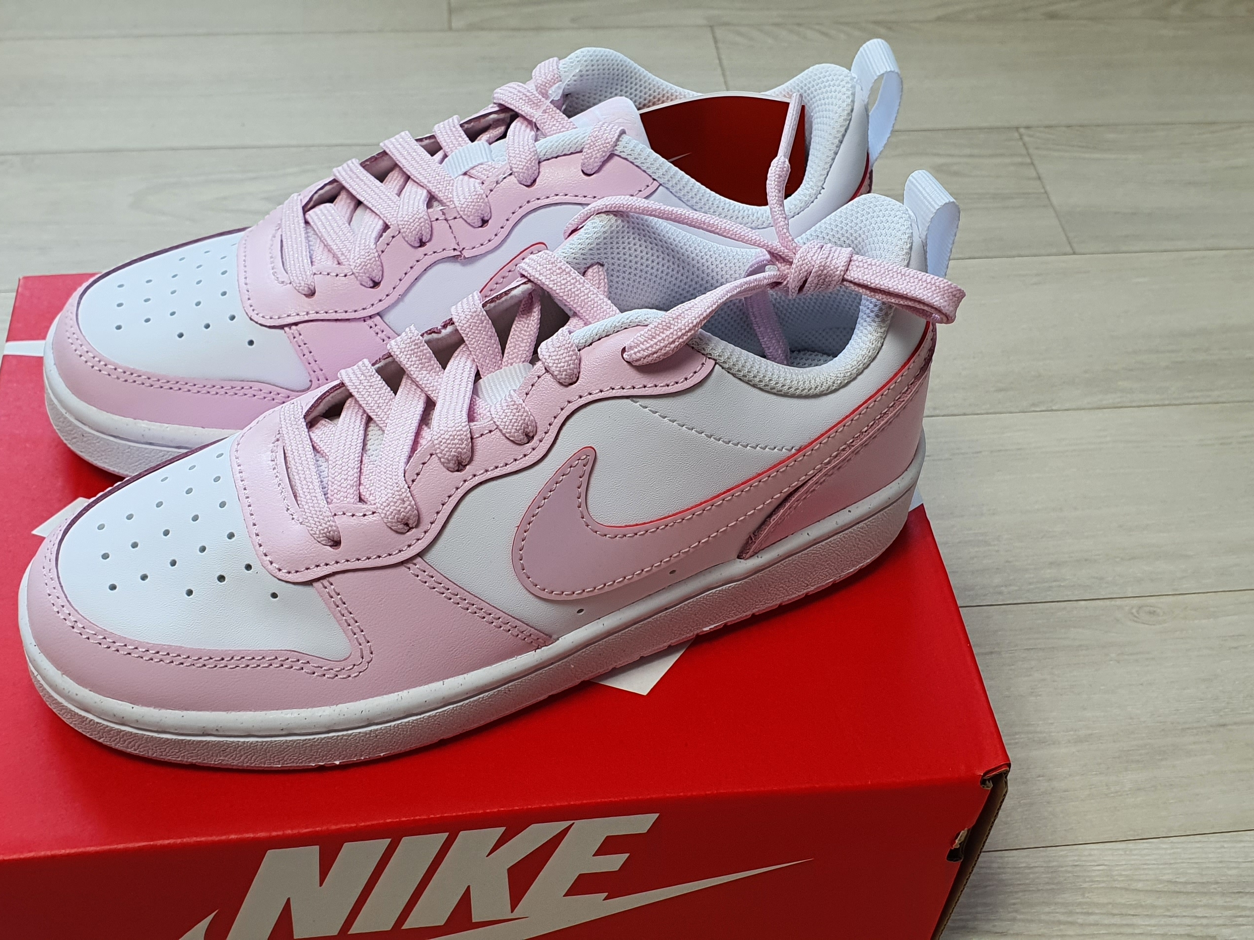 (GS) Nike Court Borough 2 SE White Pink Foam 착용 스타일