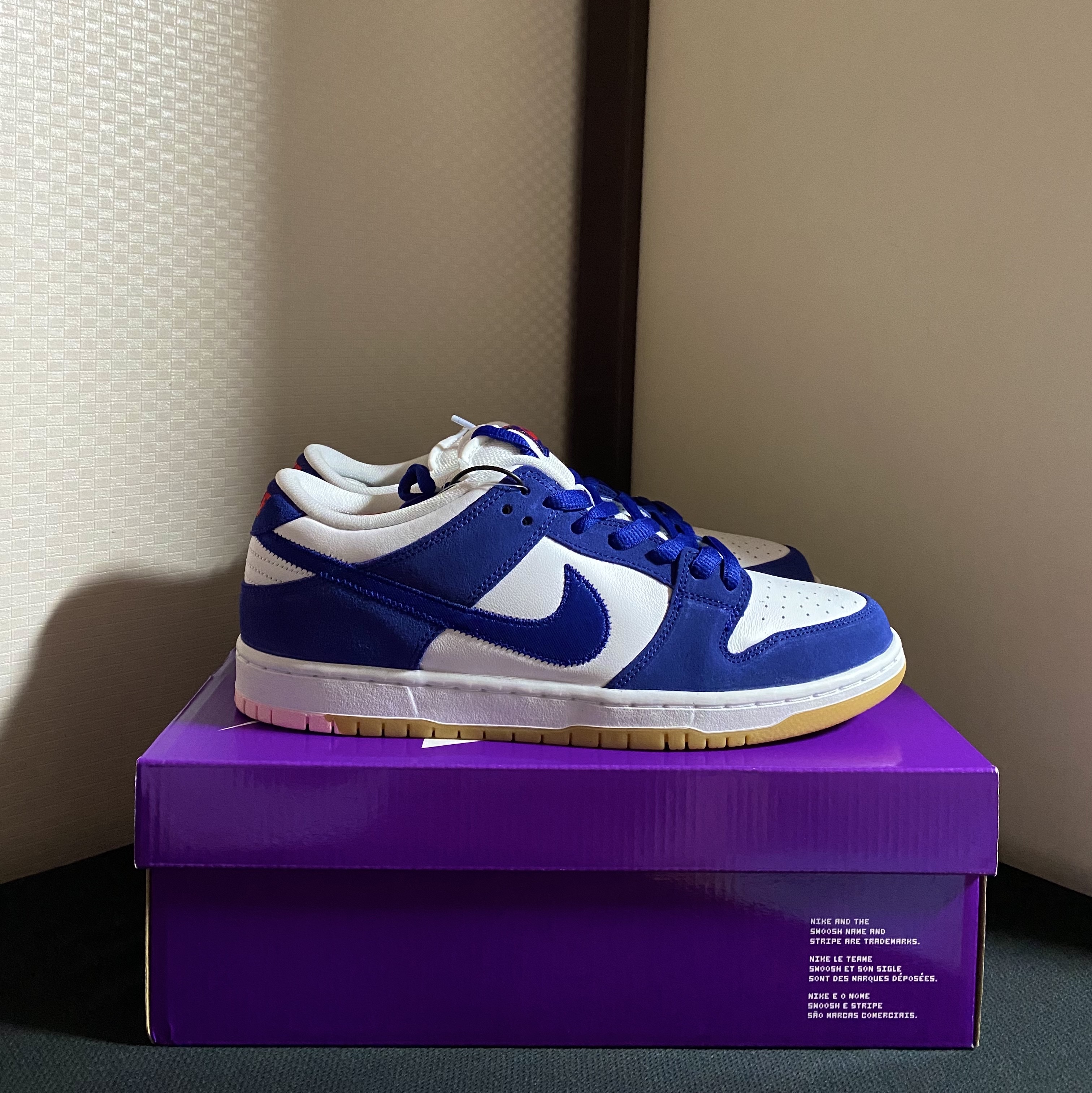 Nike SB Dunk Low Pro Premium Deep Royal Blue 착용 스타일 - 1