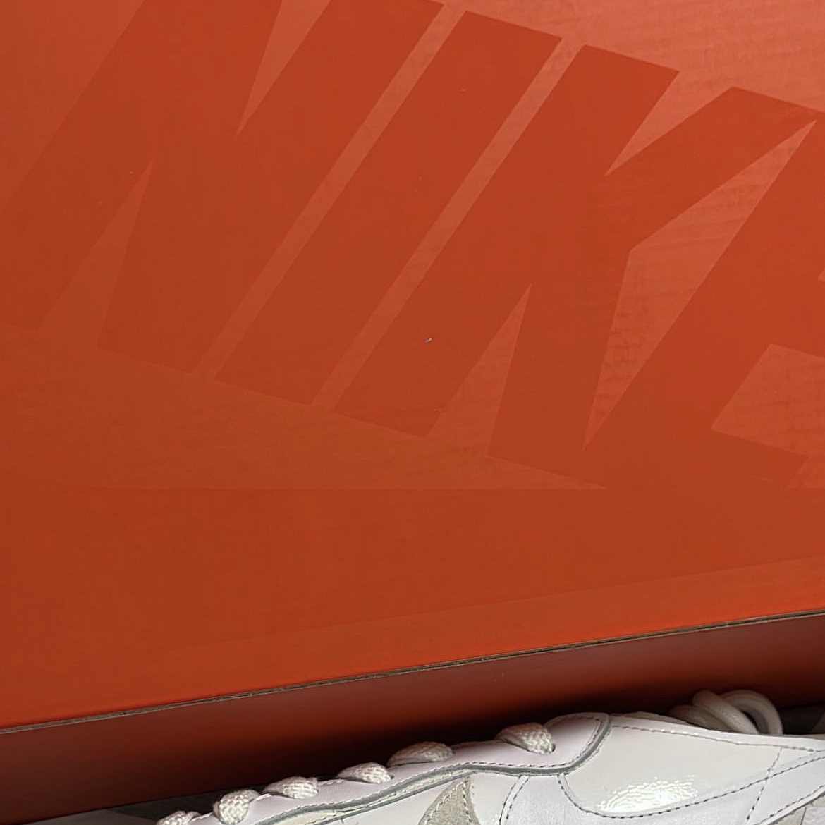 Nike x Sacai Blazer Low White Patent Leather 착용 스타일 - 4