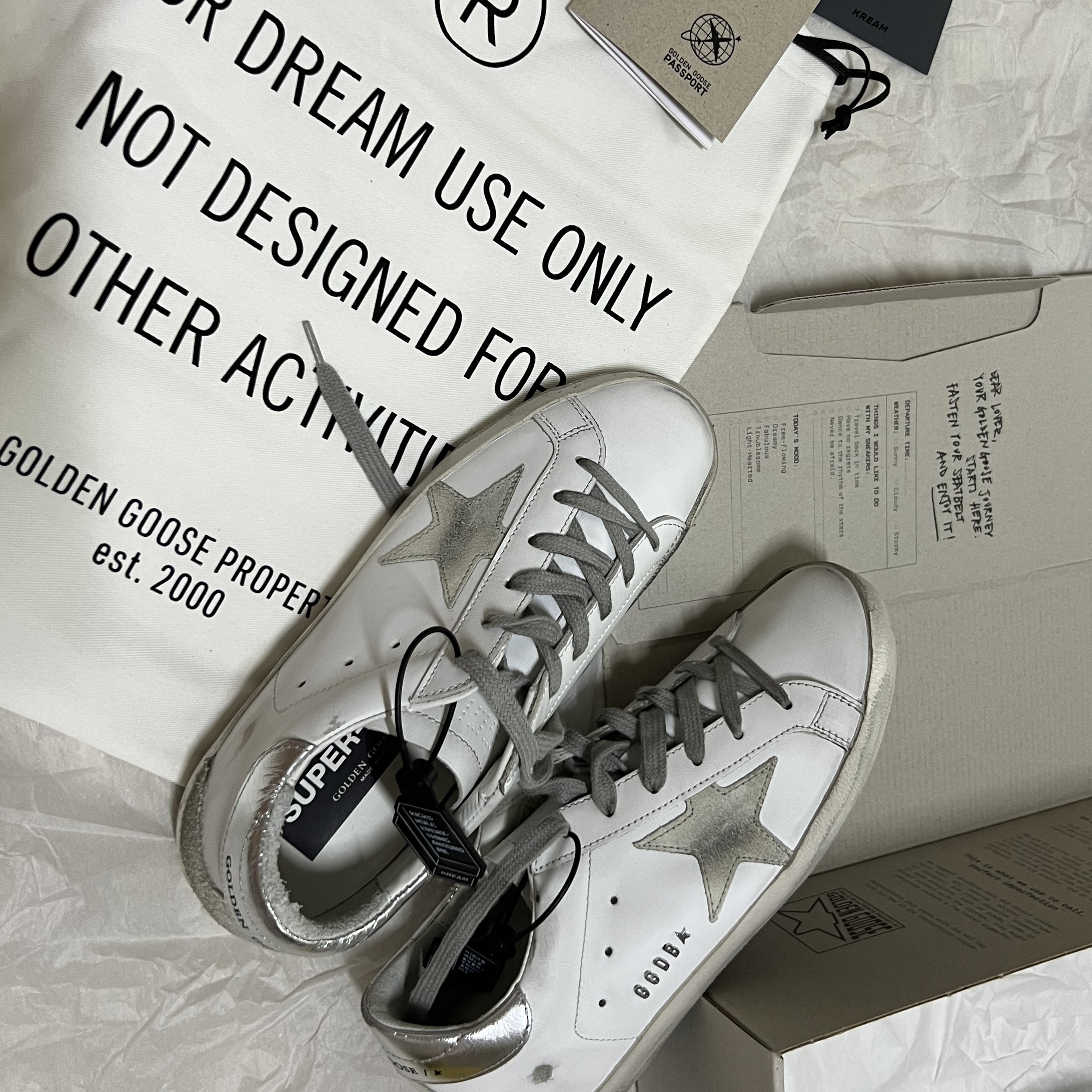(W) Golden Goose Superstar White Silver Heel Tab Sneakers 착용 스타일