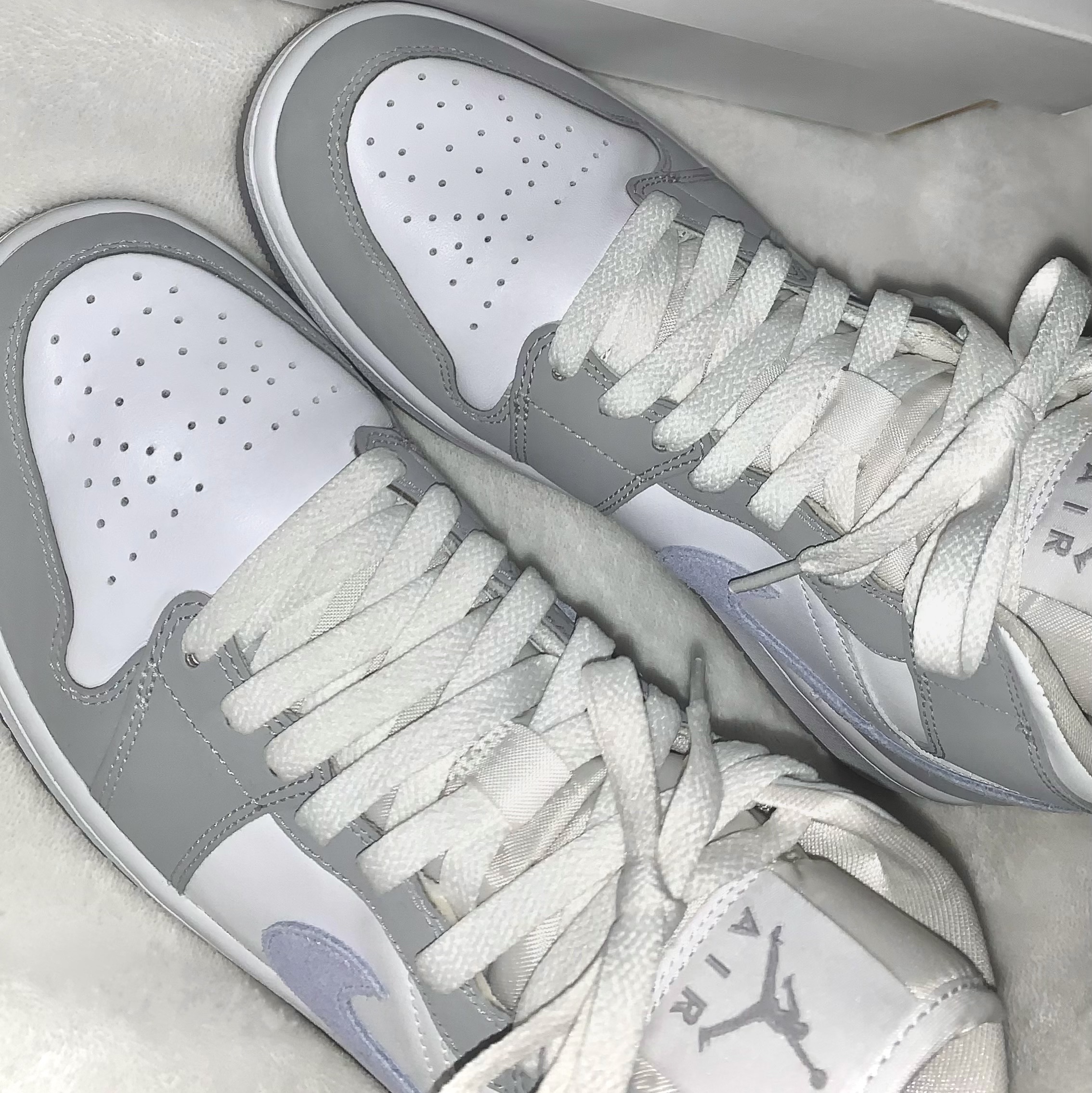 (W) Jordan 1 Mid Wolf Grey 착용 스타일