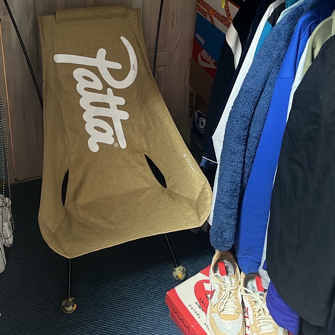 Helinox x Patta Chair 2 & Personal Shade, Nike x Tom Sachs Mars Yard Shoe 2.0 Space Camp 착용 스타일