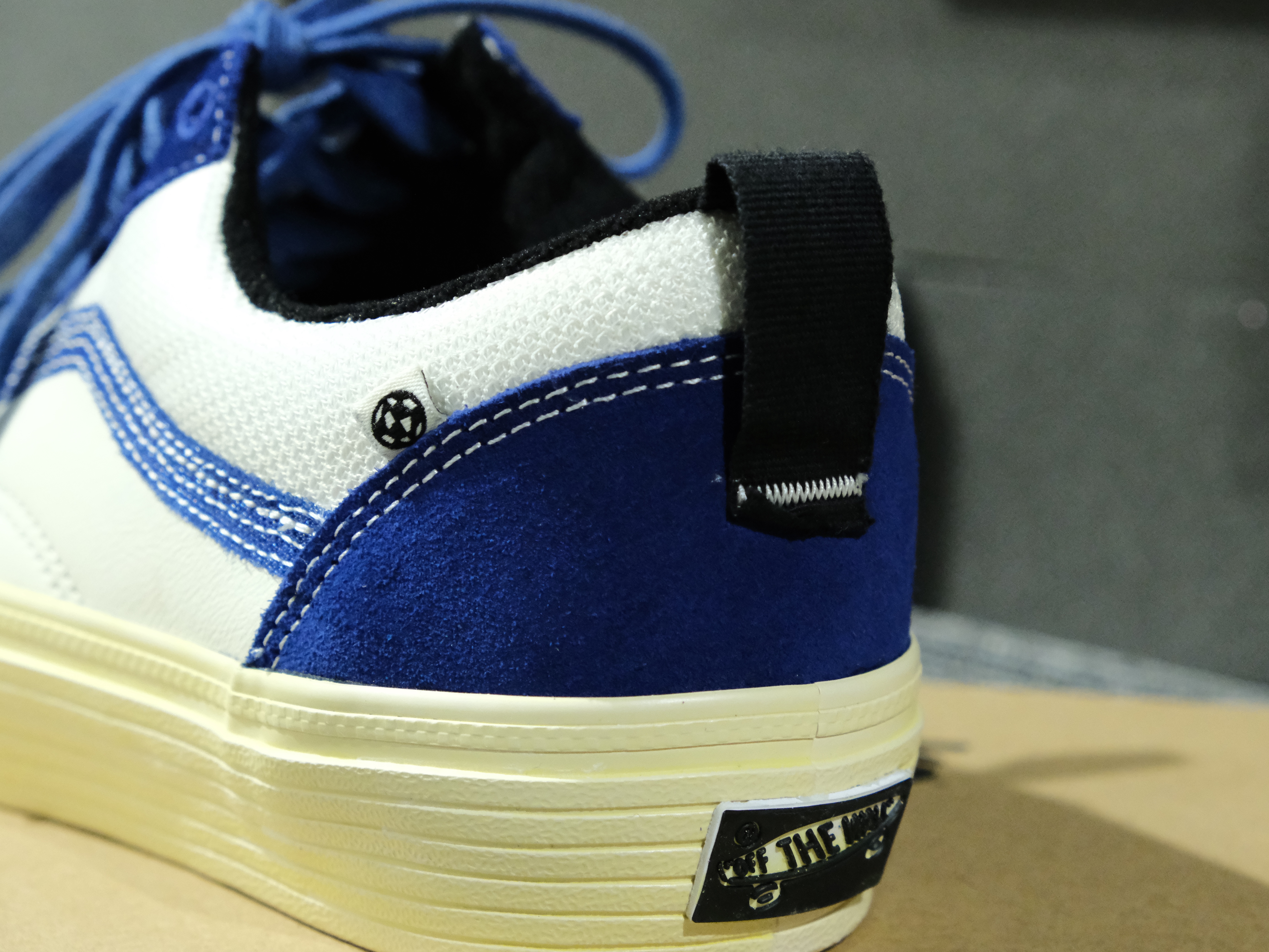Vans Old Skool Split VR3 LX Vintage Blue 착용 스타일 - 4