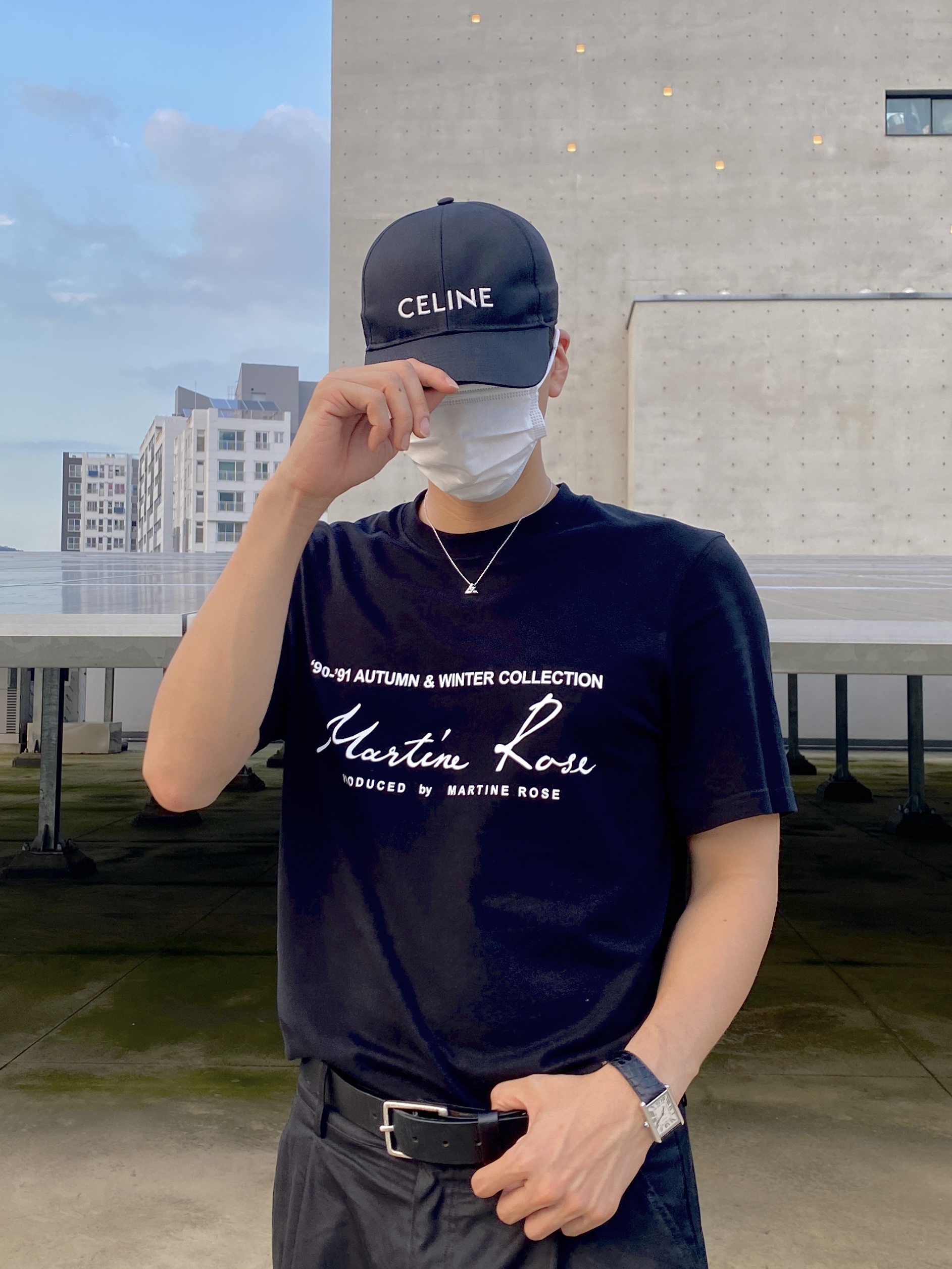 Celine Baseball Cap in Cotton Black 착용 스타일 - 2