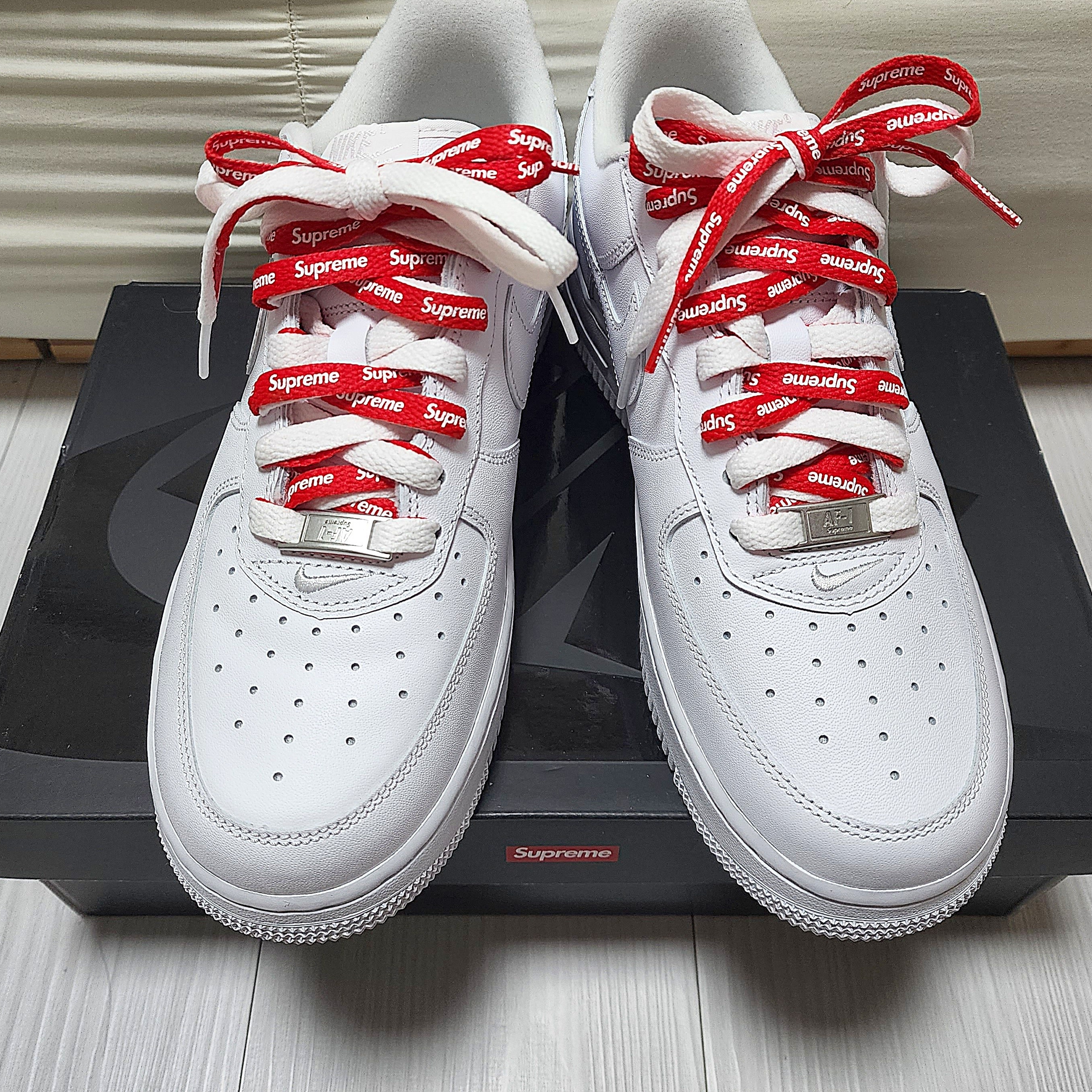 Nike x Supreme Air Force 1 Low White 착용 스타일 - 1