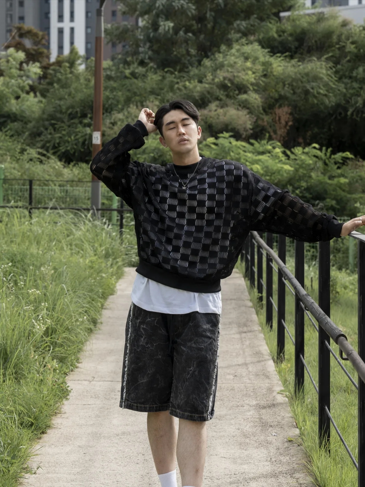 Maison Mihara Yasuhiro Blakey OG Sole Canvas Low-top Sneakers Black White 착용 스타일 - 2