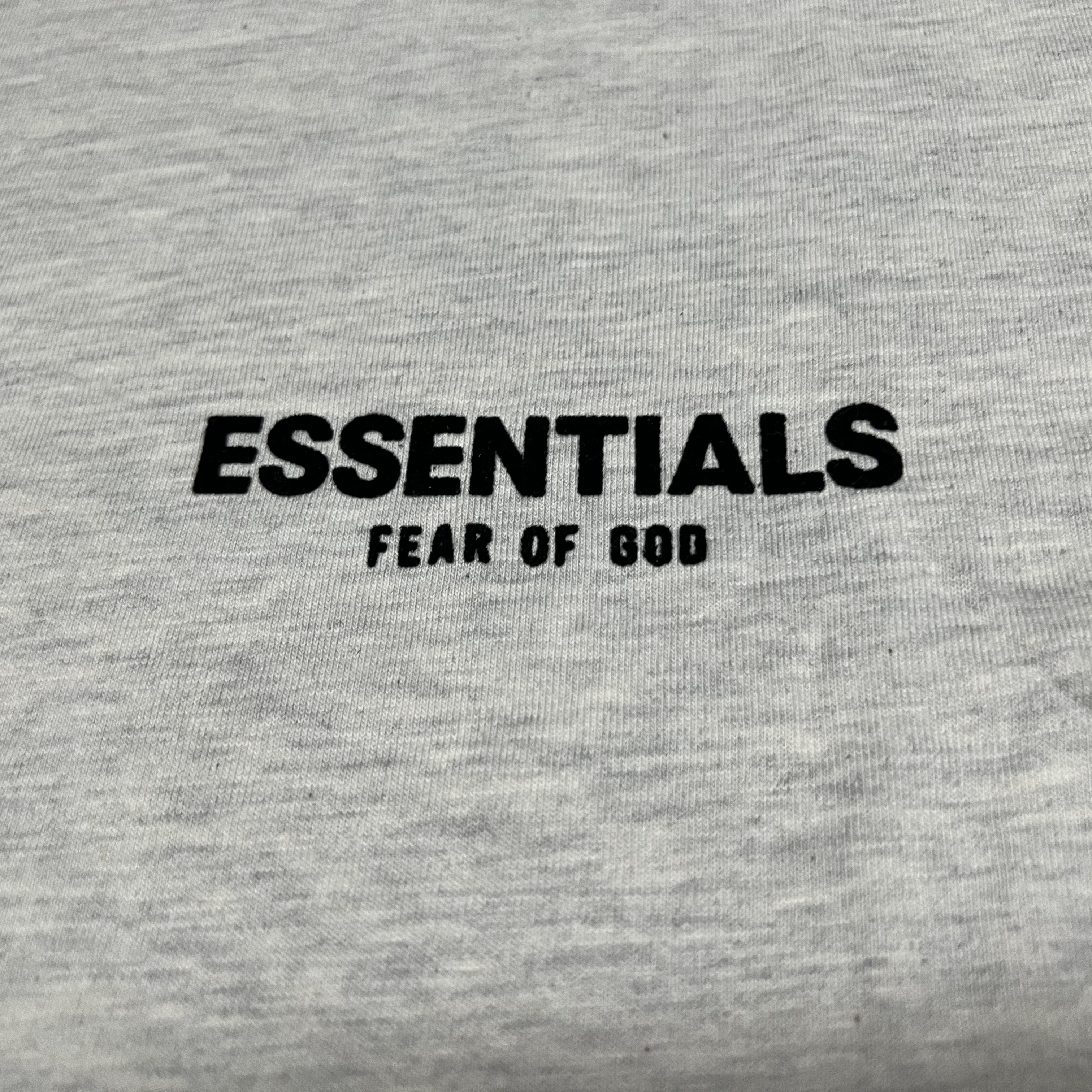 Essentials The Core Collection T-Shirt Light Oatmeal 착용 스타일 - 2