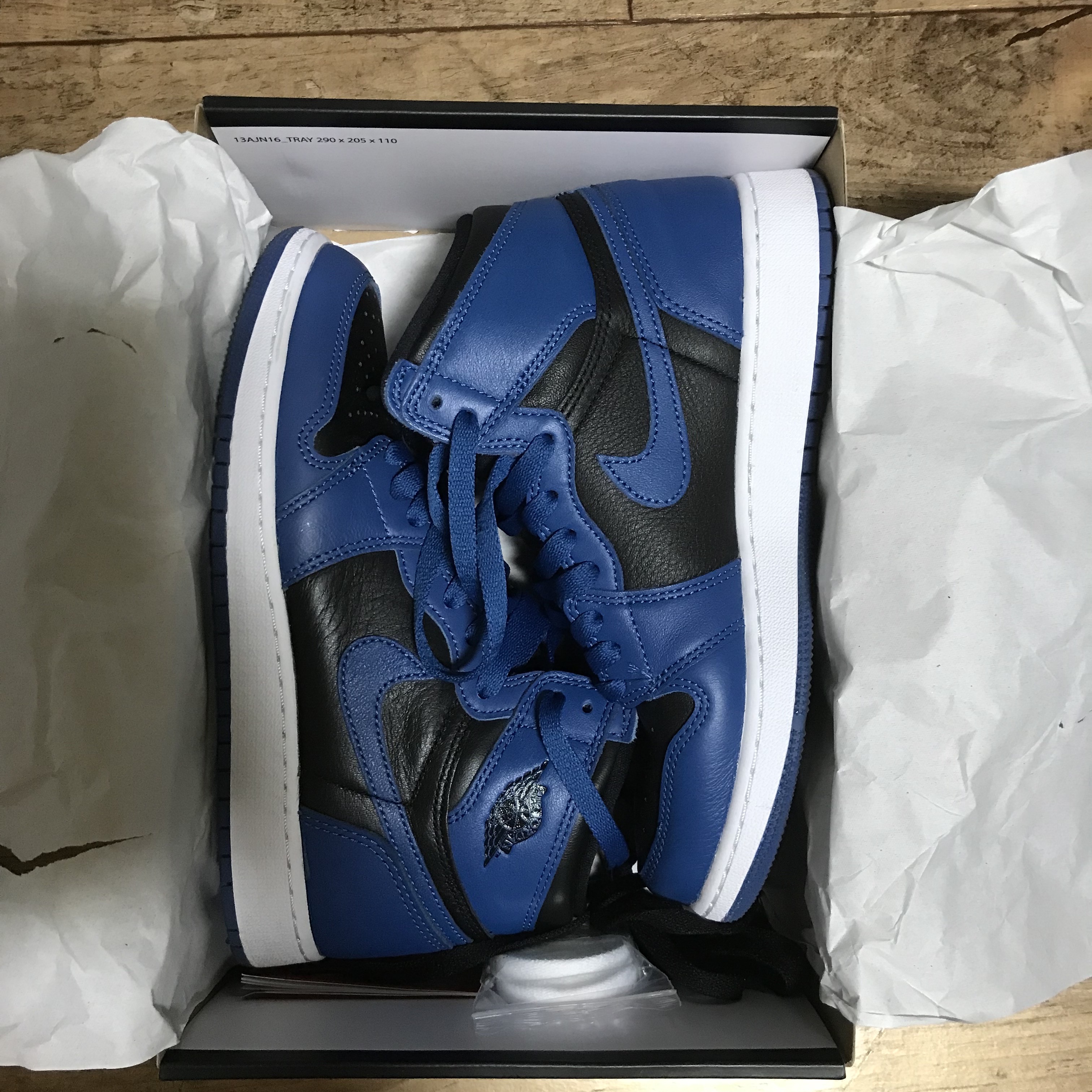 Jordan 1 Retro High OG Dark Marina Blue 착용 스타일 - 1