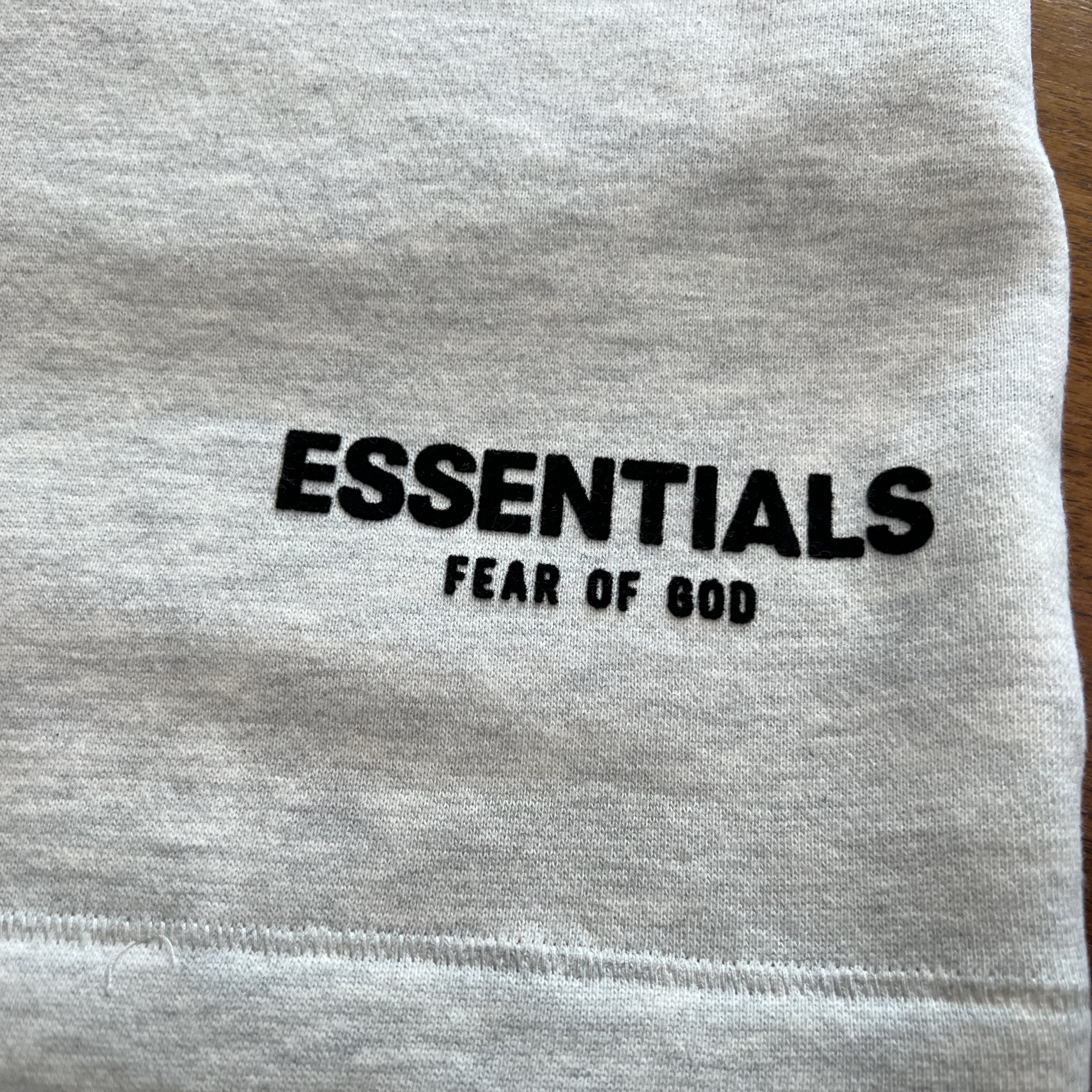Essentials The Core Collection Sweatshorts Light Oatmeal 착용 스타일 - 3