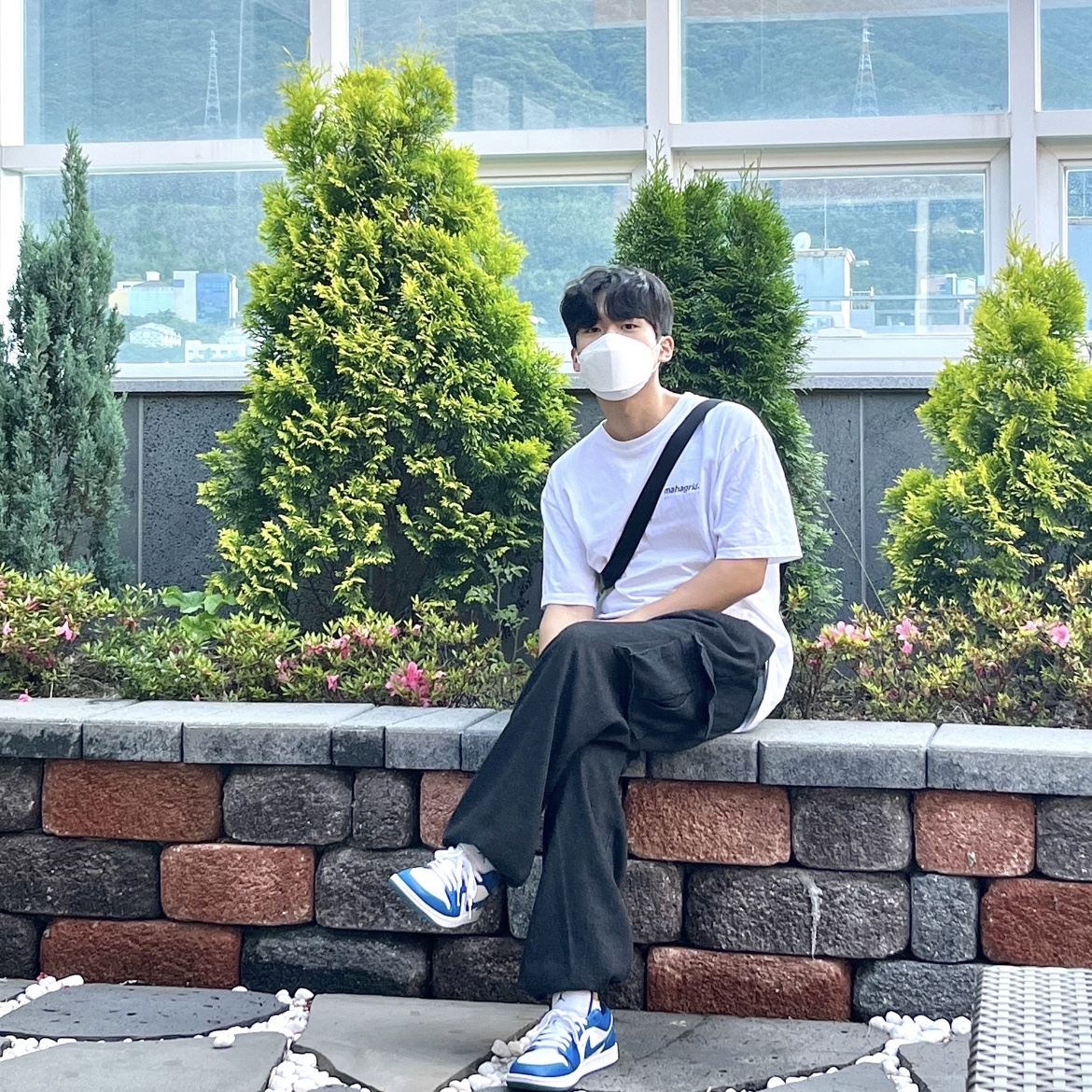 (W) Jordan 1 Low White Dark Marina Blue 착용 스타일 - 2