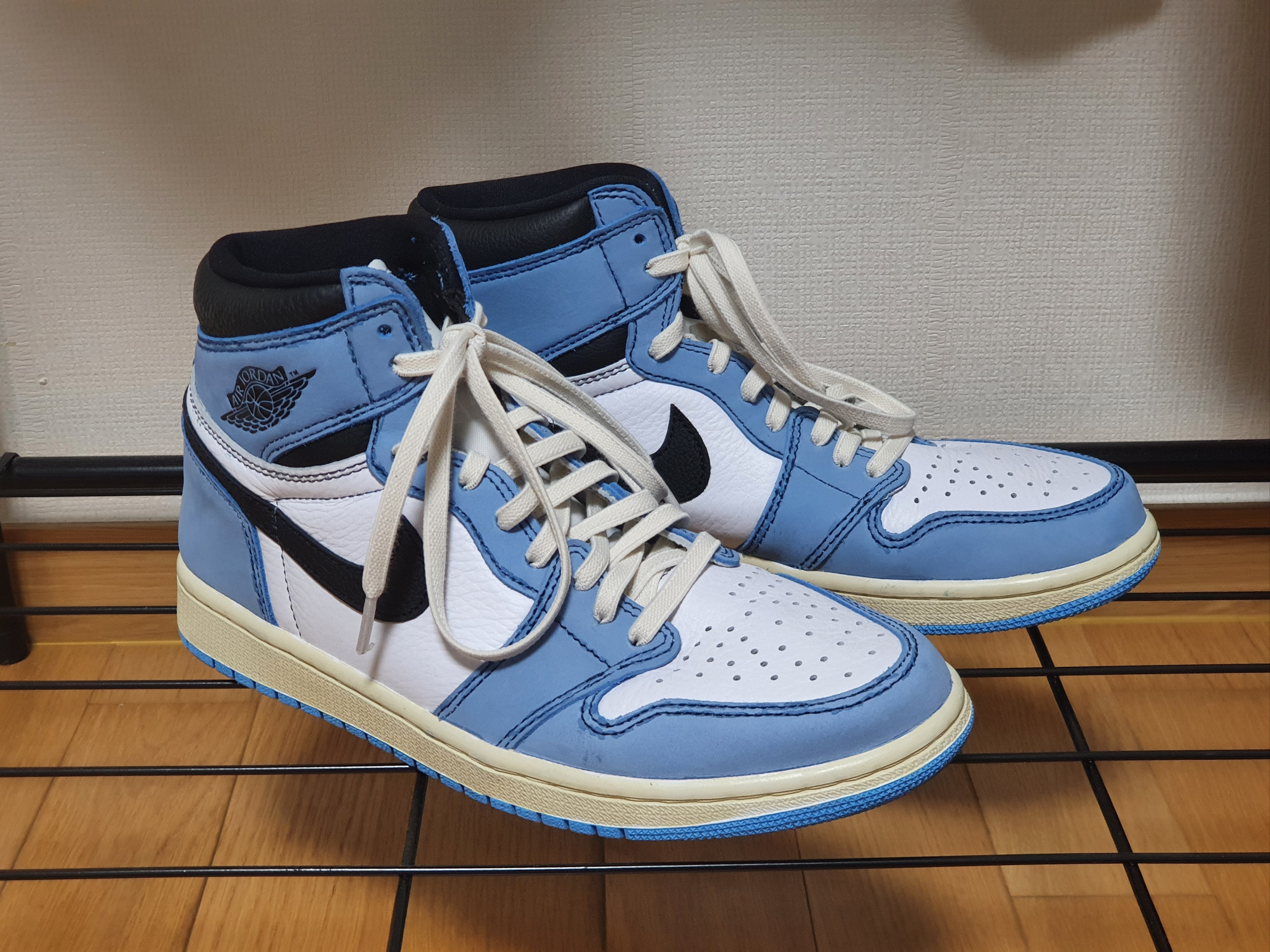 Jordan 1 Retro High OG University Blue 착용 스타일 - 2