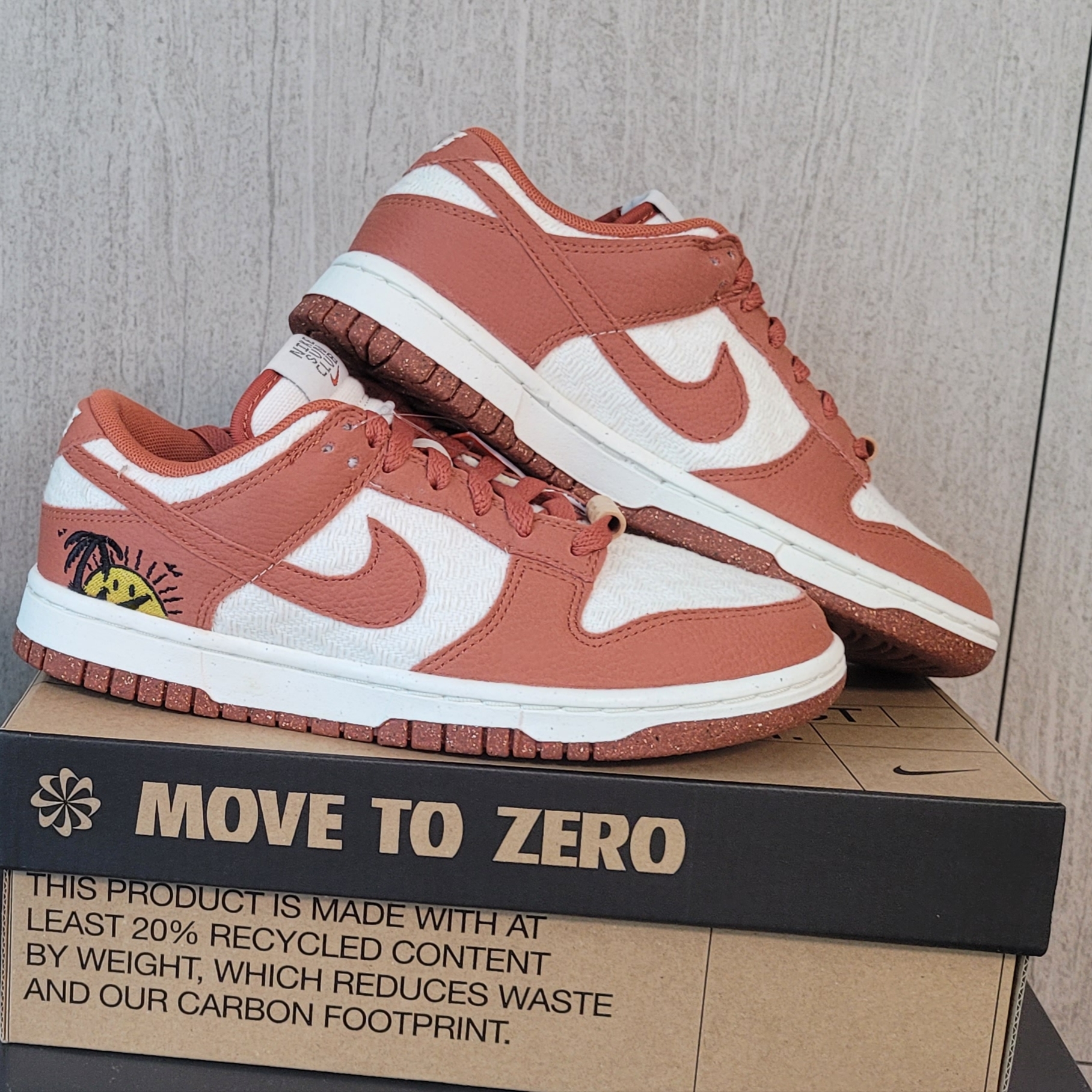 (W) Nike Dunk Low SE Sun Club Burnt Sunrise 착용 스타일 - 2