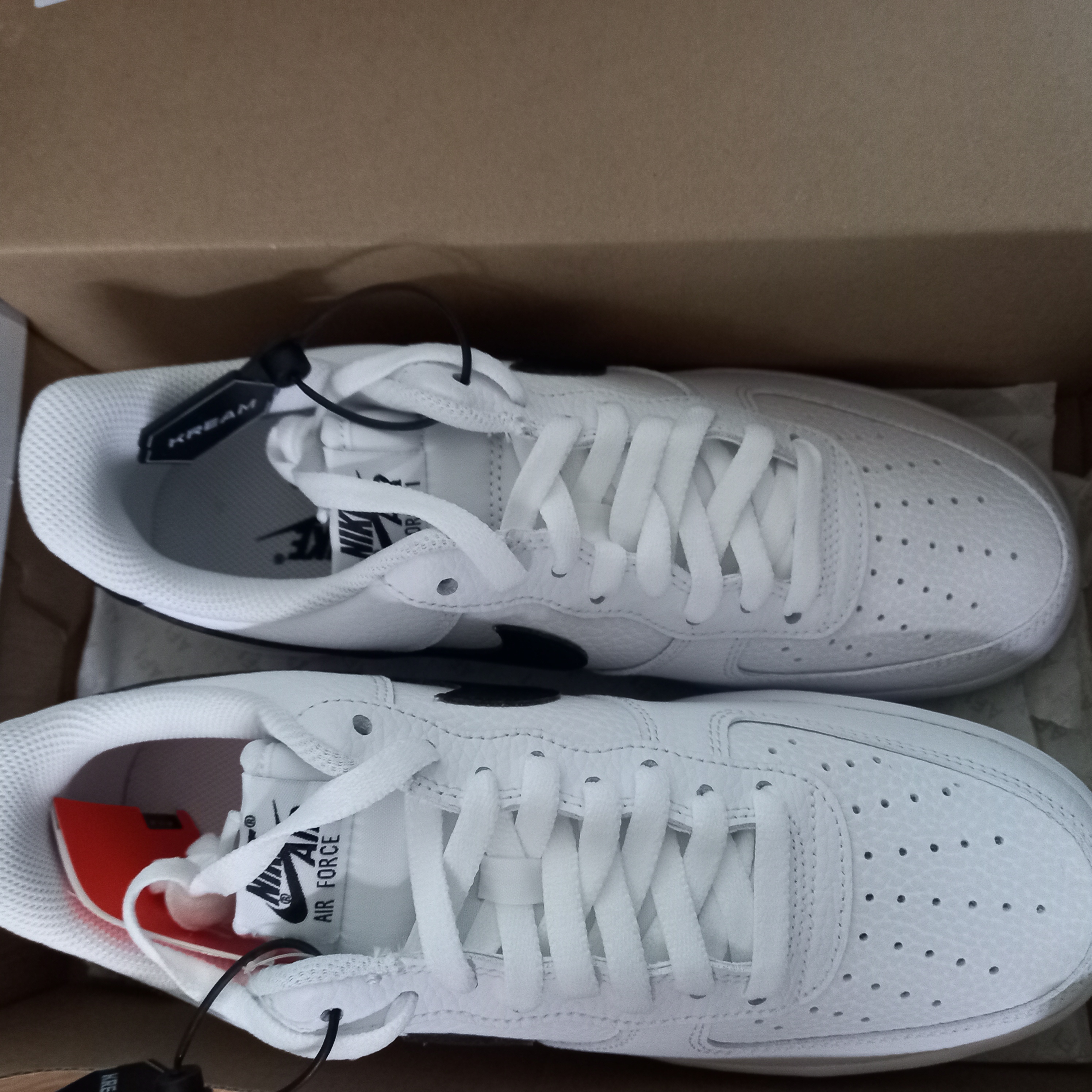 Nike Air Force 1 '07 White Black 착용 스타일 - 3