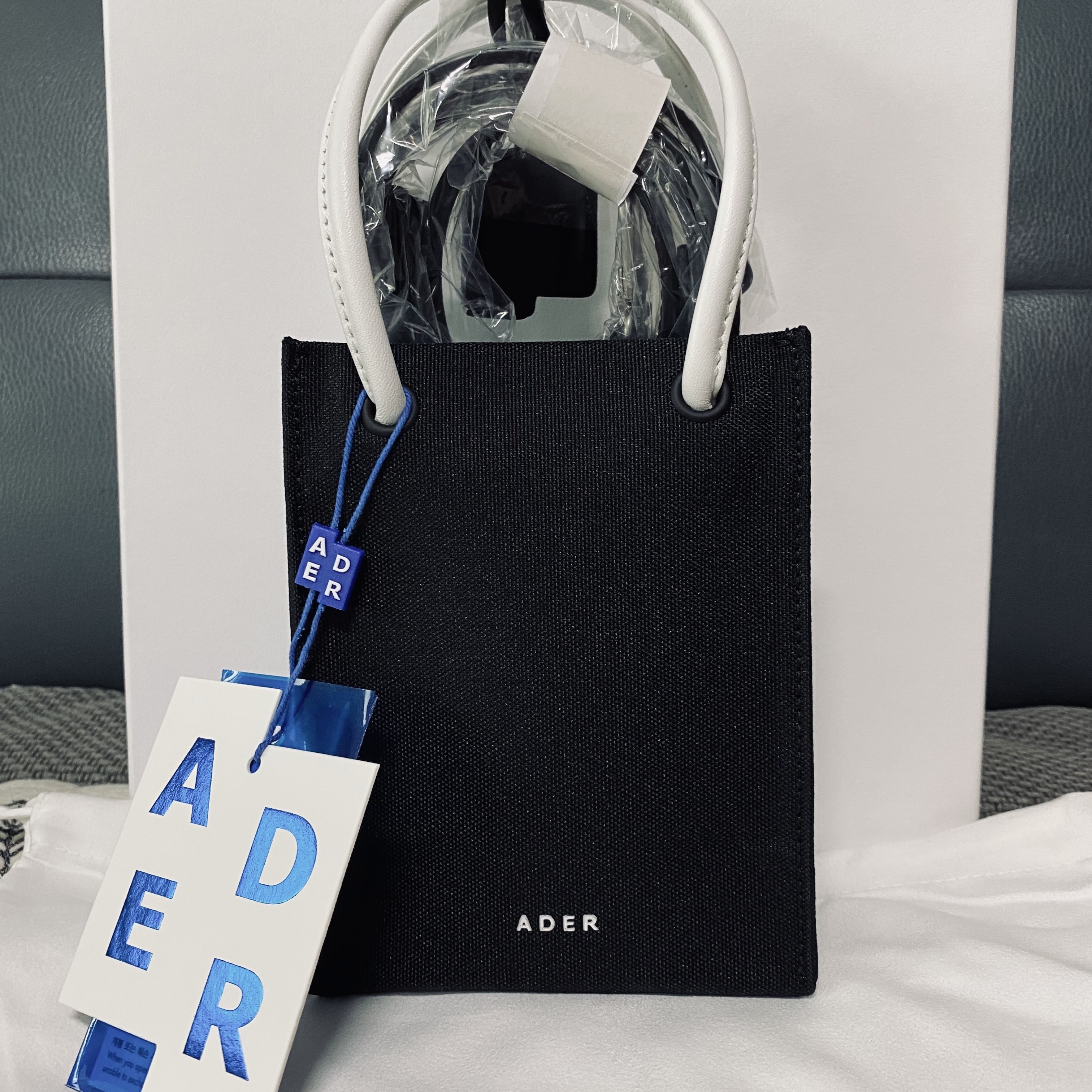 Ader Error Small Shopper Bag Noir 착용 스타일 - 1
