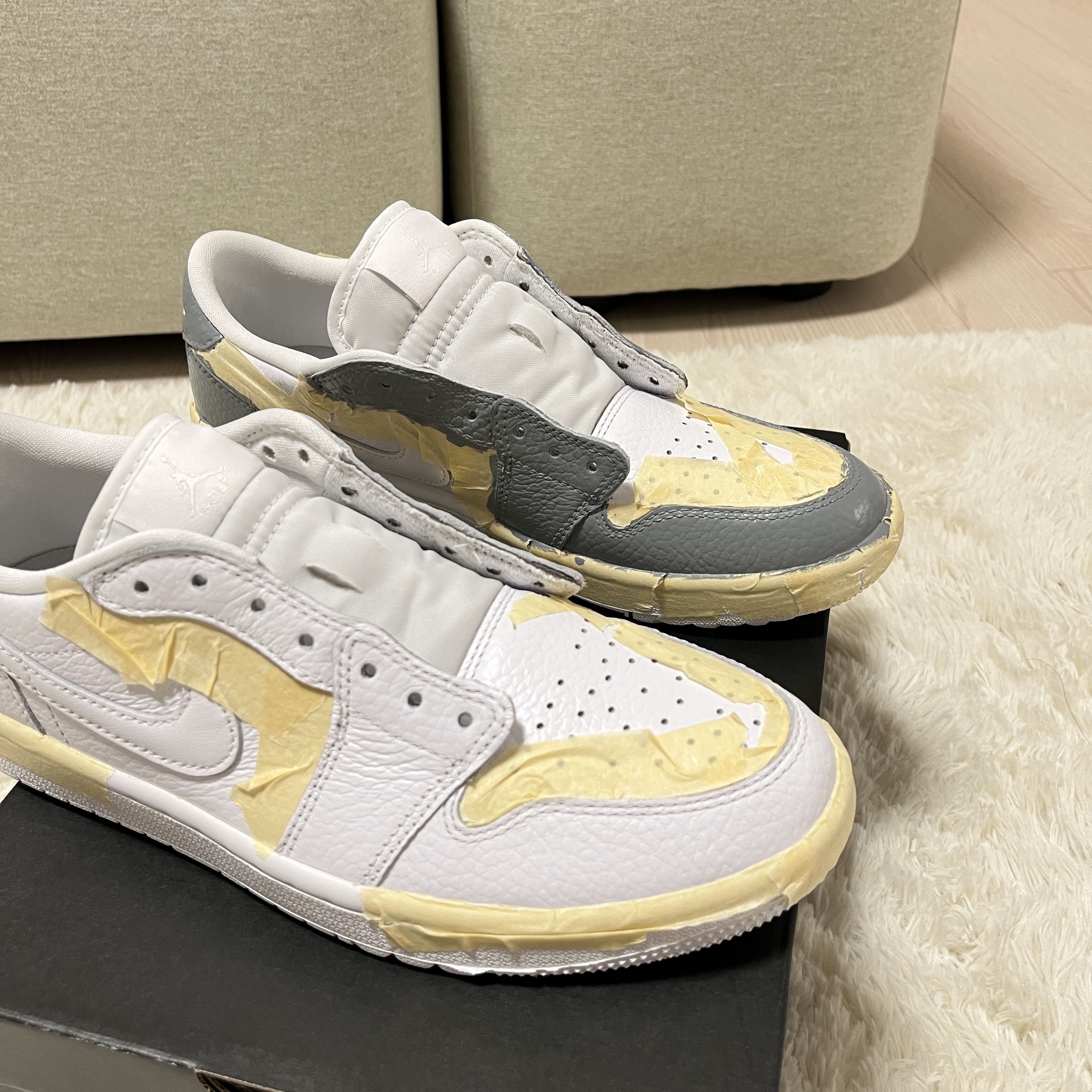 Jordan 1 Low Golf Triple White, Jordan 1 Low Stealth and White 착용 스타일 - 1