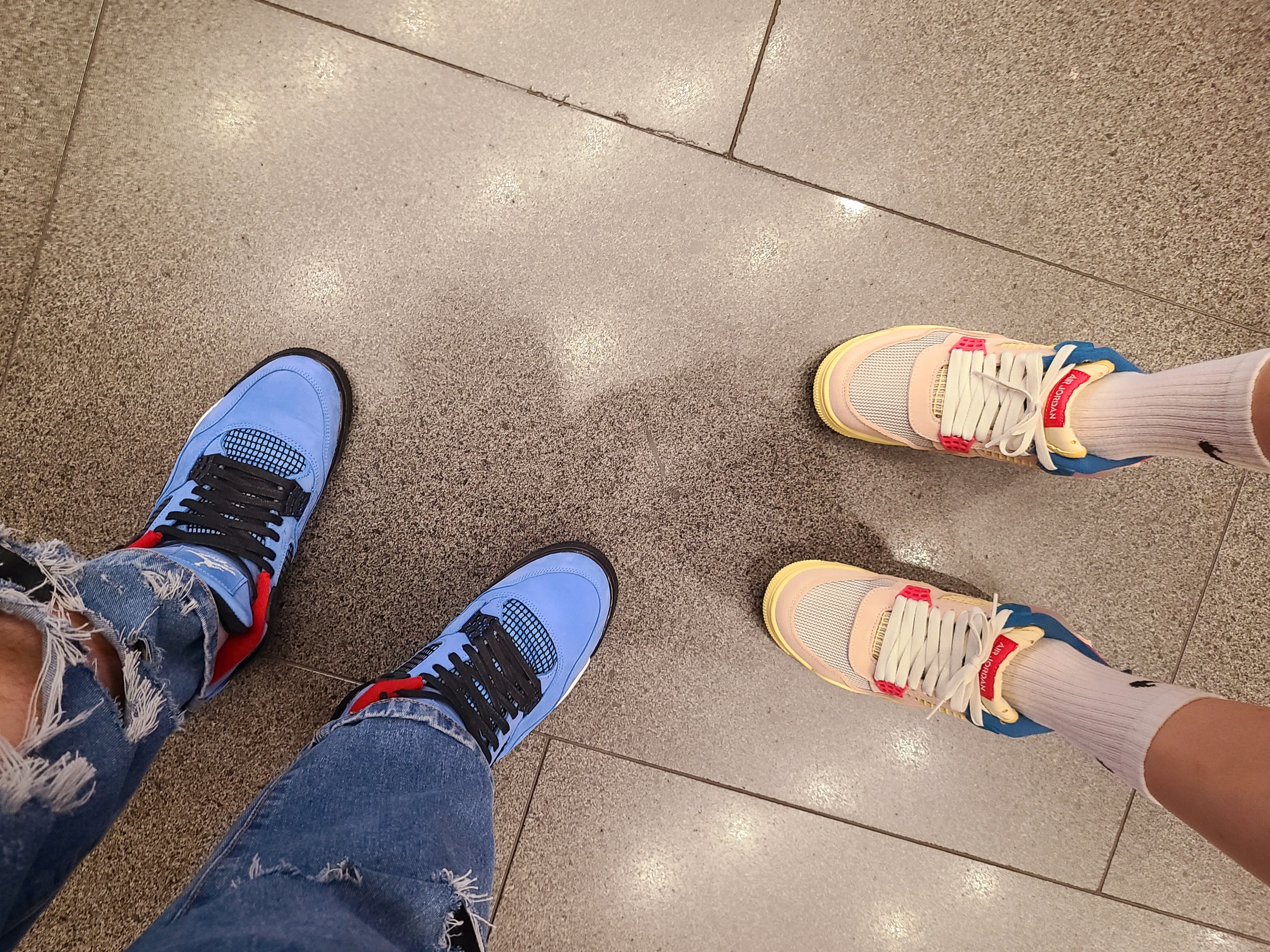 Jordan 4 x Travis Scott Retro Cactus Jack, Jordan 4 x Union Retro Guava Ice 착용 스타일