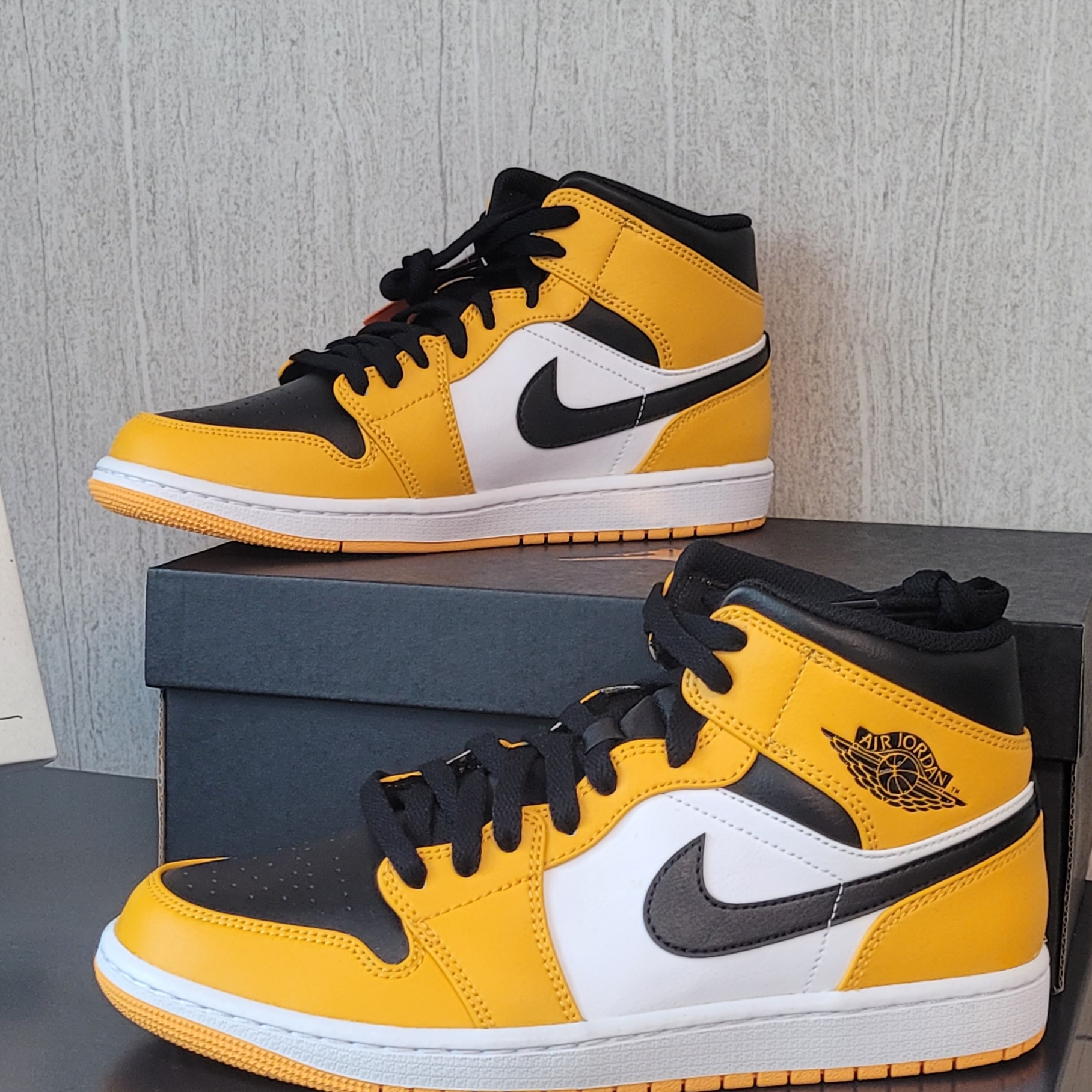 Jordan 1 Mid Taxi 착용 스타일 - 2