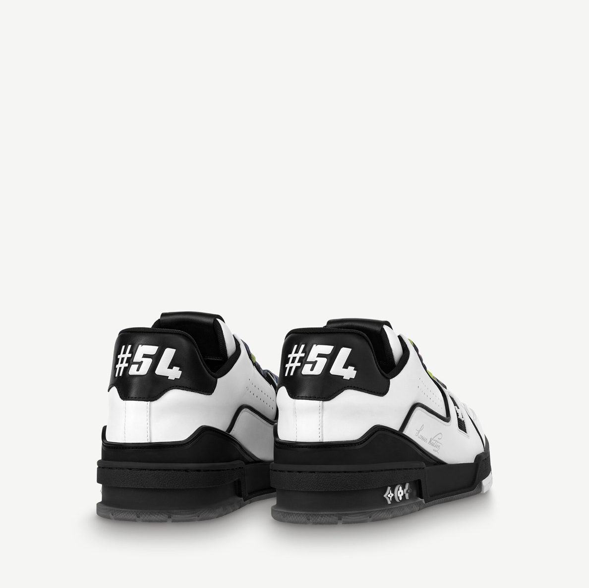 Louis Vuitton LV Trainer Sneakers White Black 착용 스타일 - 2