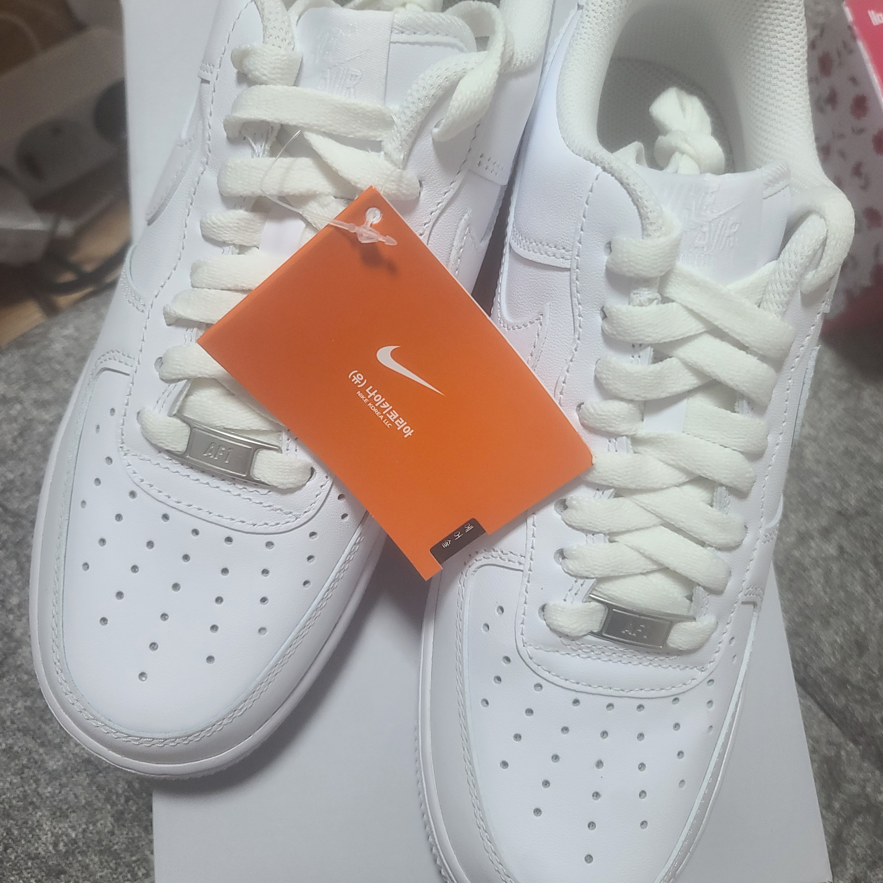 Nike Air Force 1 '07 Low White 착용 스타일 - 1