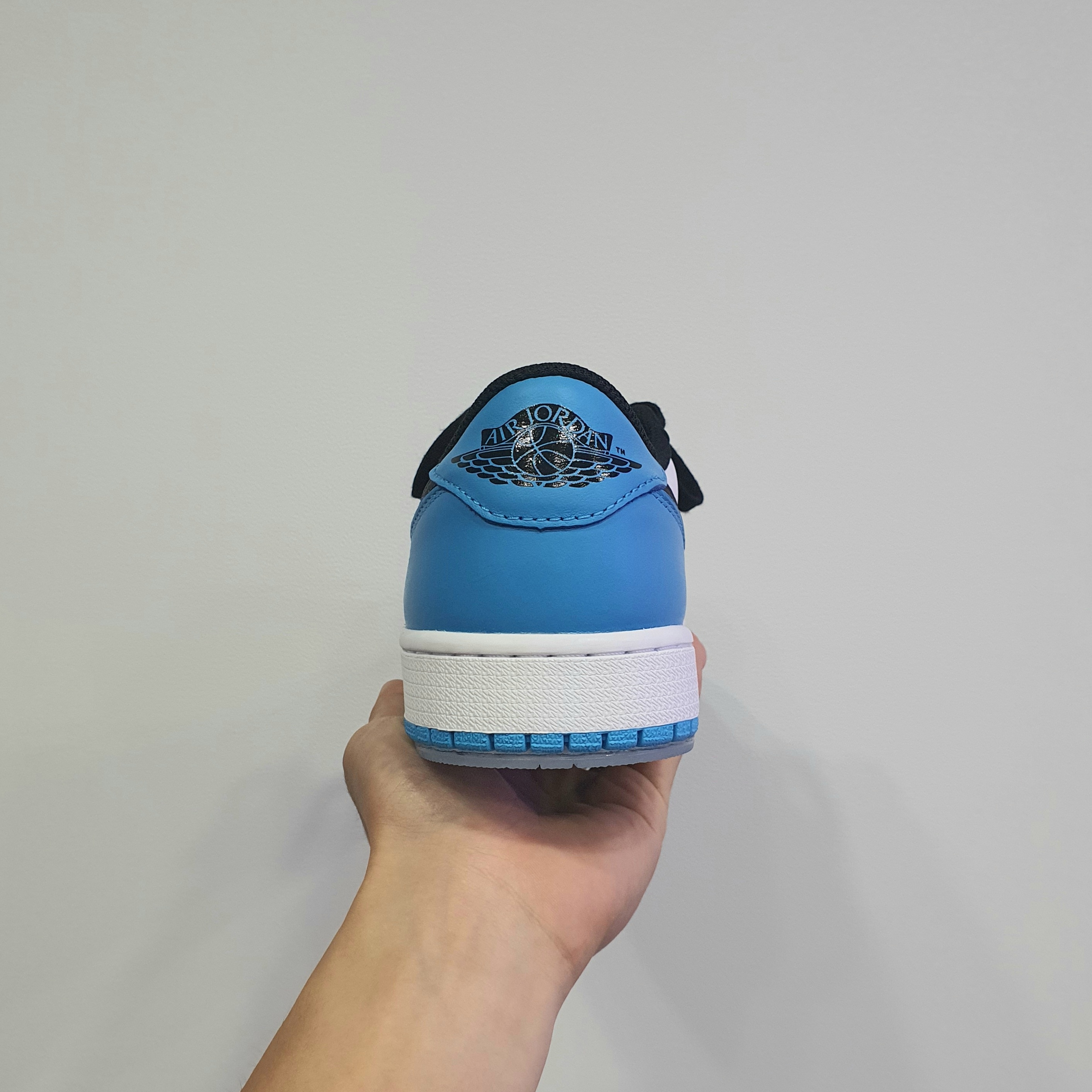 Jordan 1 Retro Low OG Black and Dark Powder Blue, (W) Jordan 1 Retro Low OG Black and Dark Powder Blue 착용 스타일 - 4