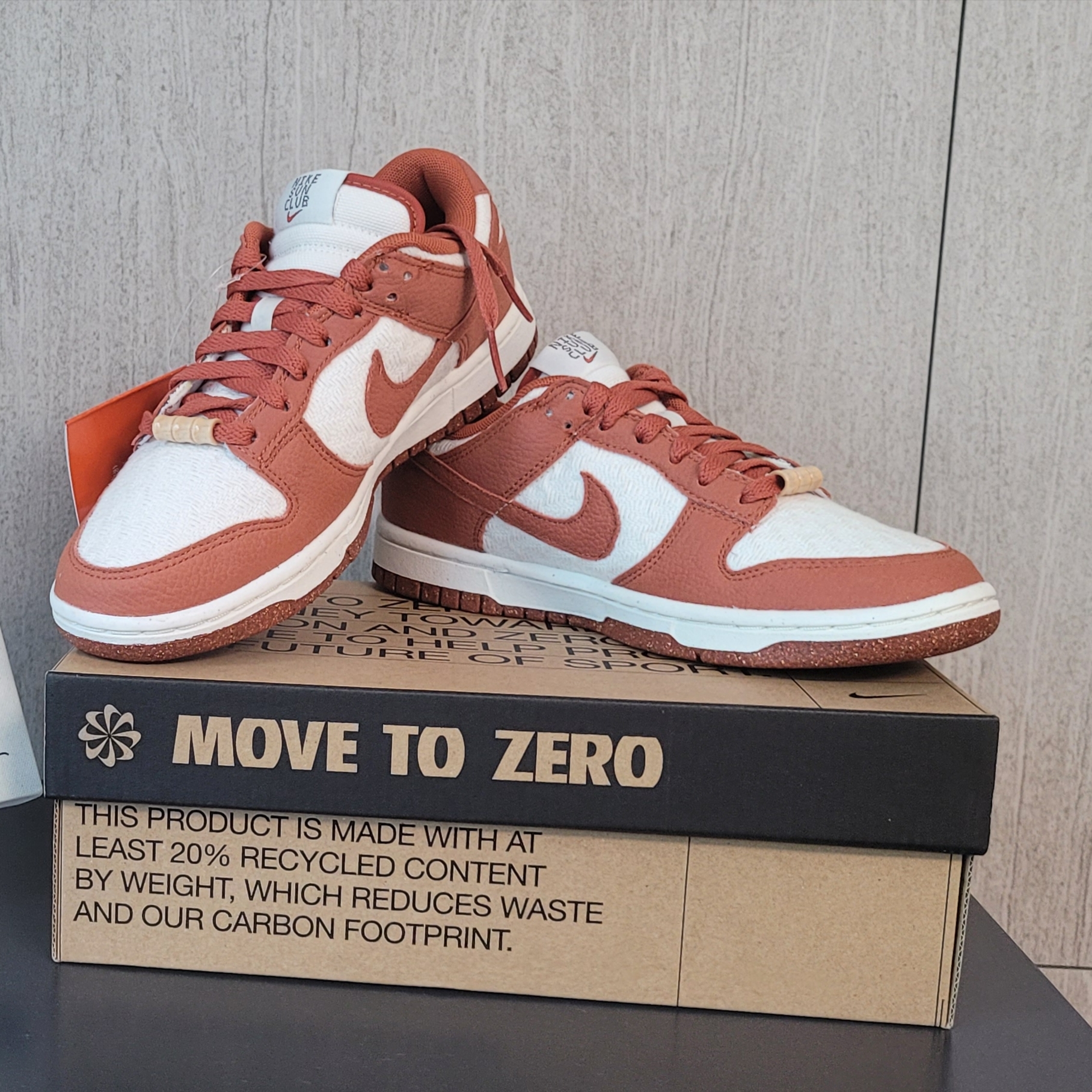 (W) Nike Dunk Low SE Sun Club Burnt Sunrise 착용 스타일 - 3