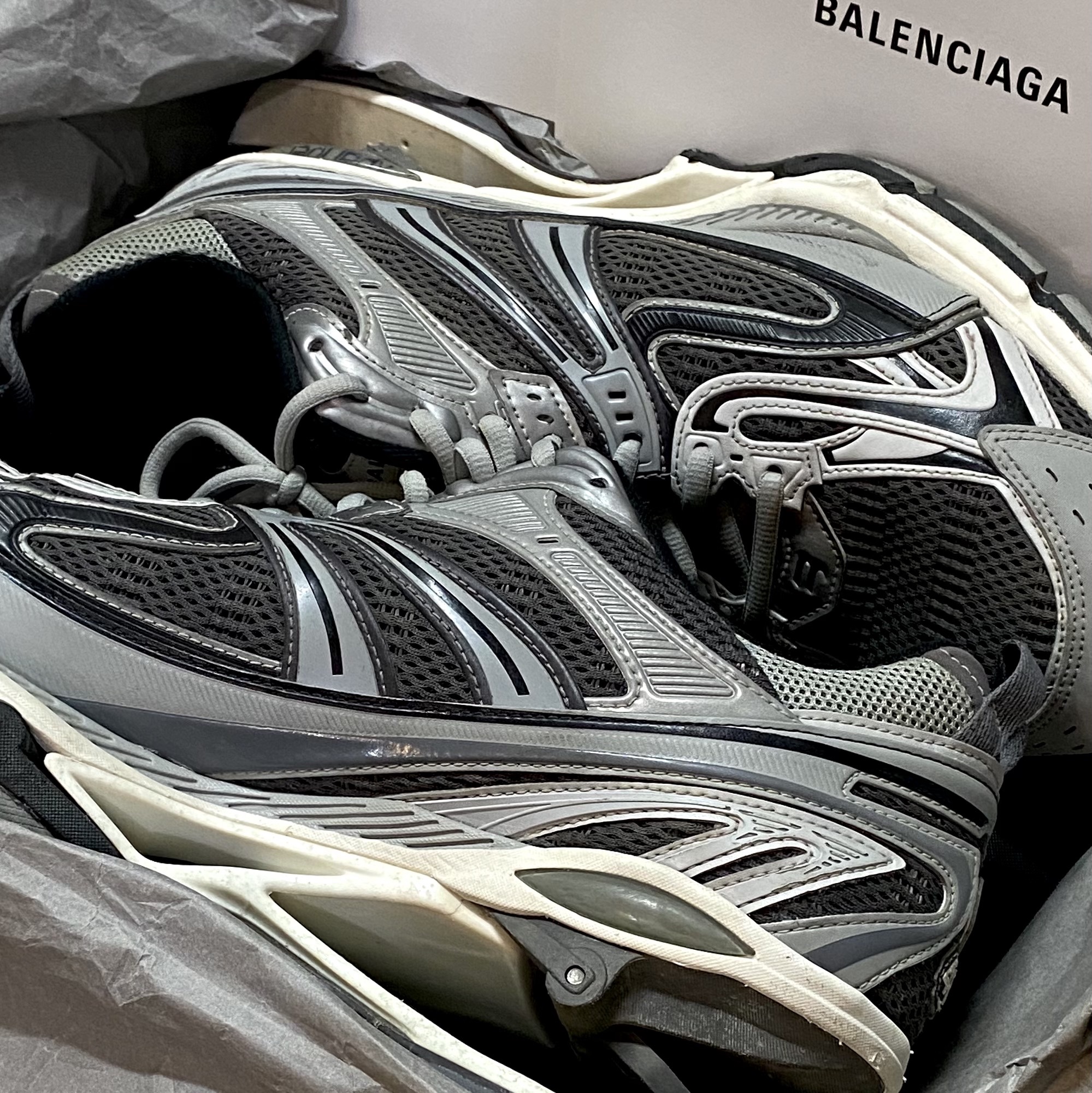 Balenciaga X-Pander Sneakers Grey Black White 착용 스타일