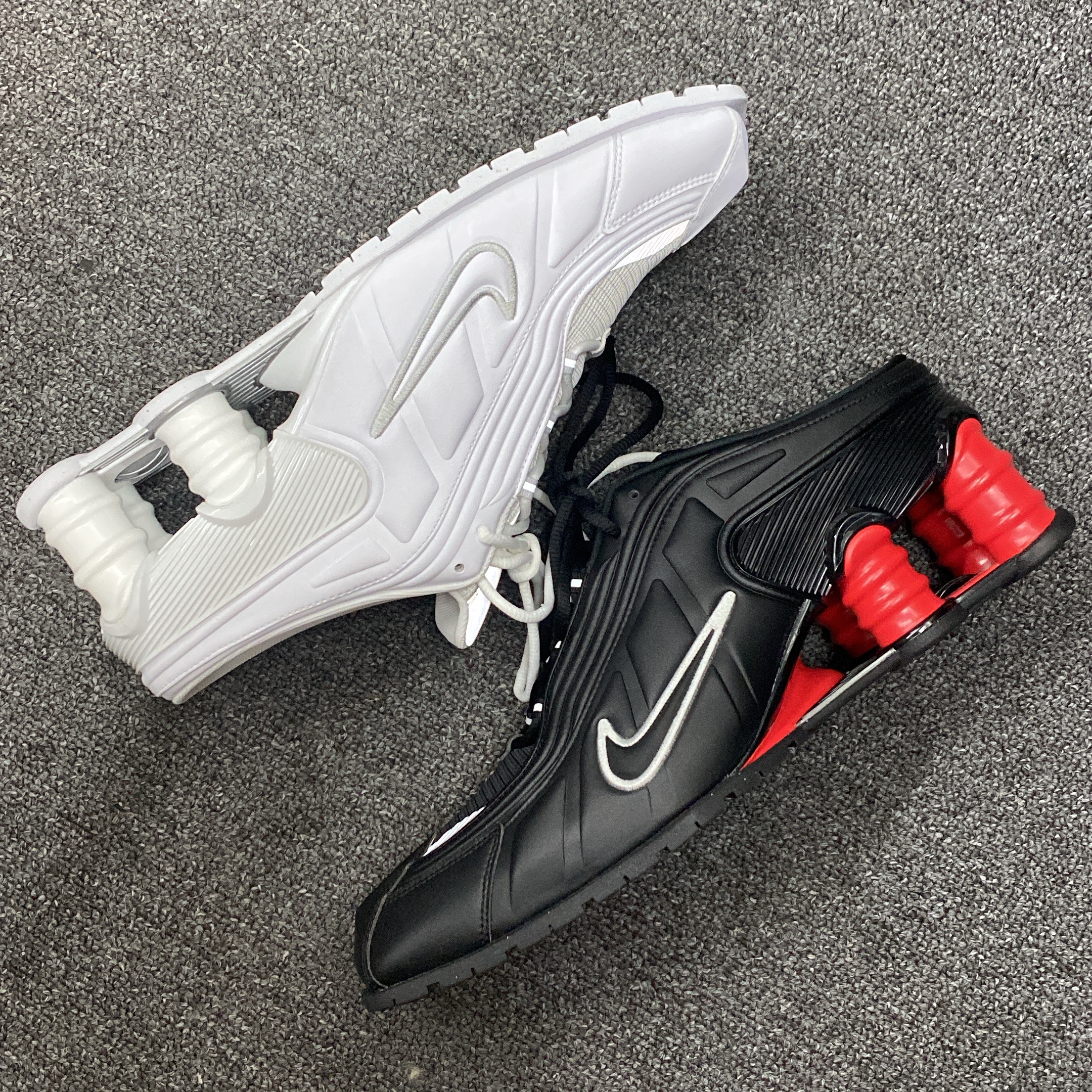 Nike x Martine Rose Shox MR4 Black, Nike x Martine Rose Shox MR4 White 착용 스타일