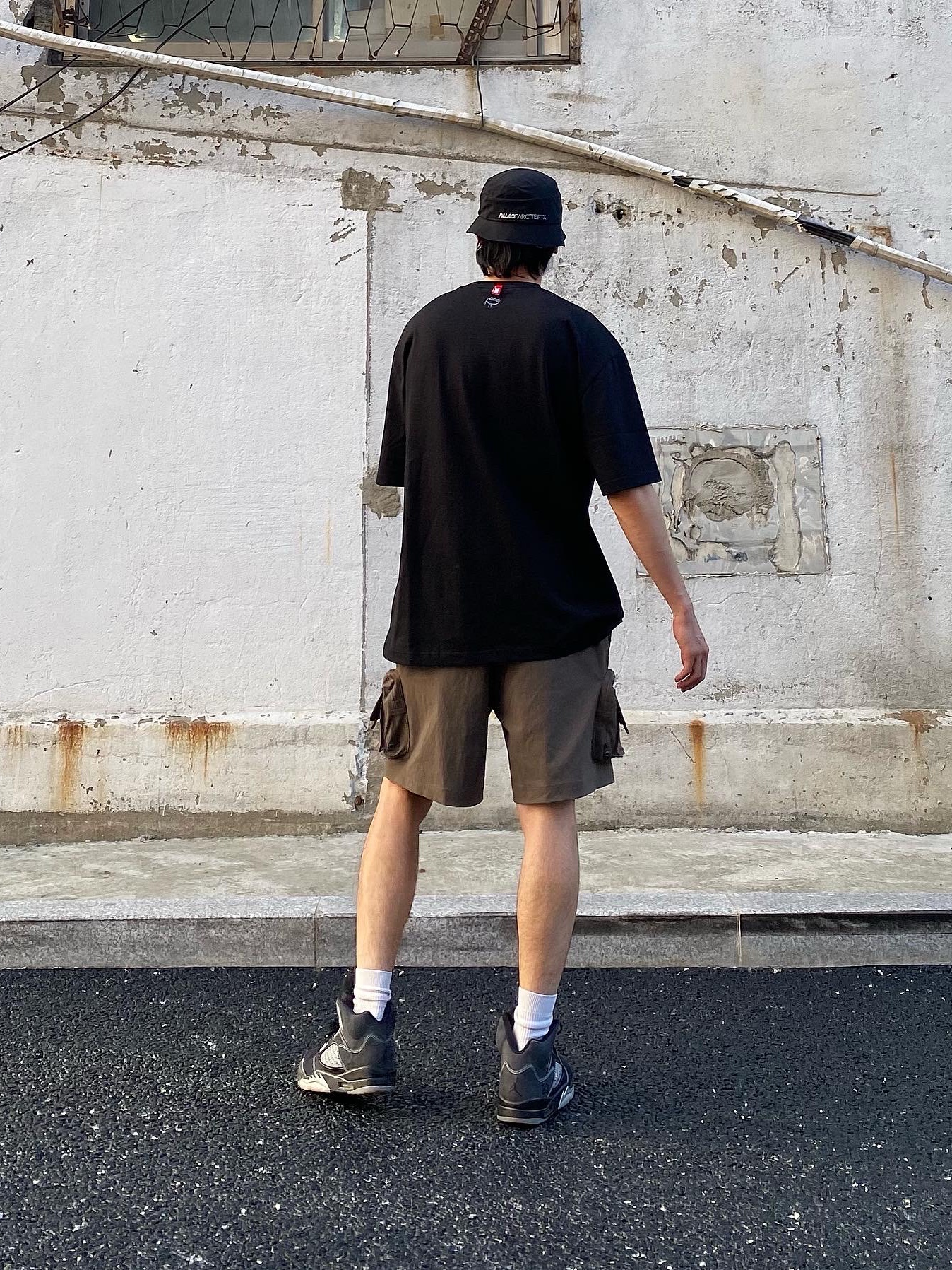 Palace x Arc'teryx Sinsolo Hat Black - 20FW, Jordan 5 Retro Anthracite 착용 스타일 - 2