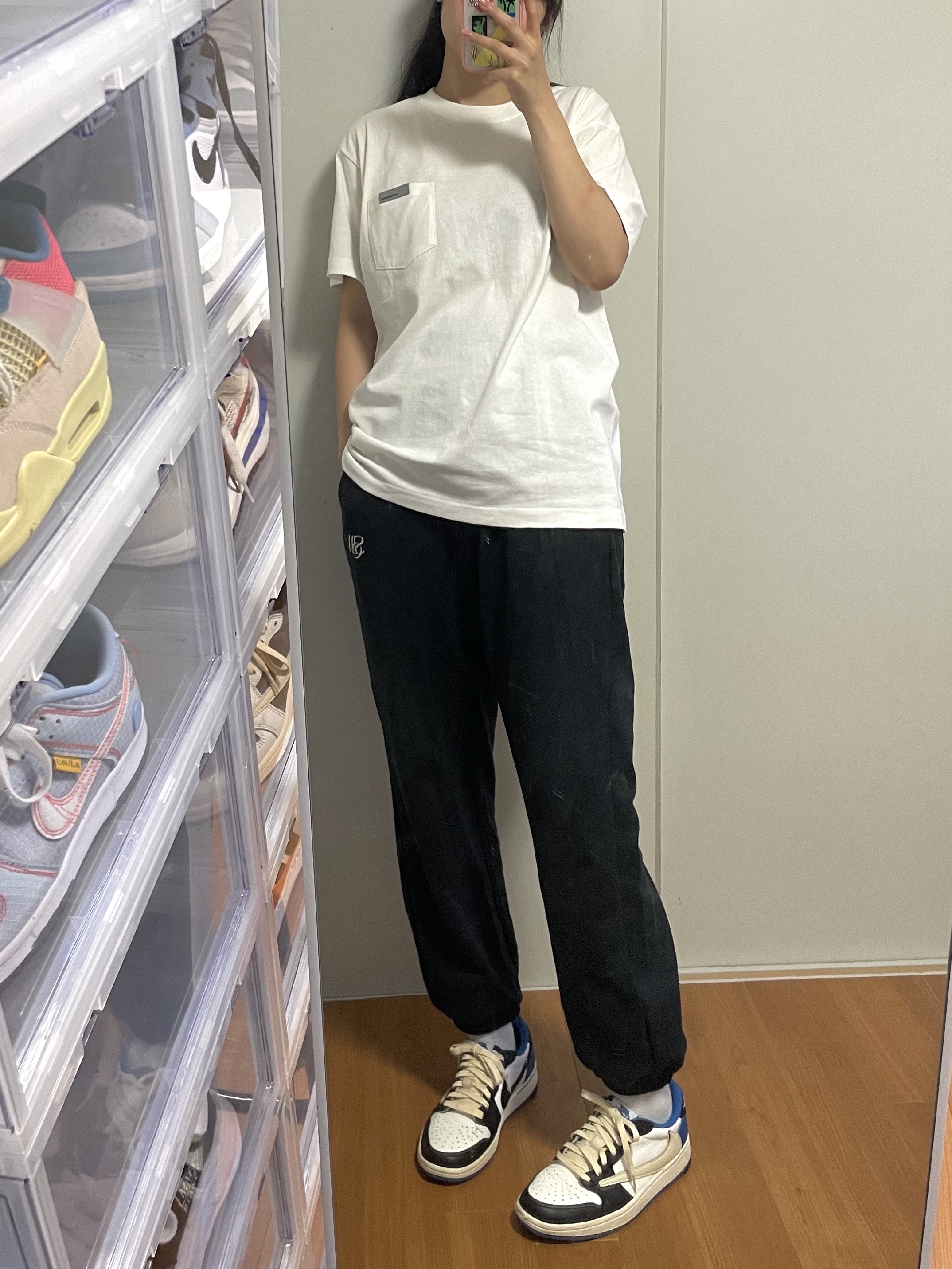 Jordan 1 x Travis Scott x Fragment Retro Low OG SP Military Blue 착용 스타일