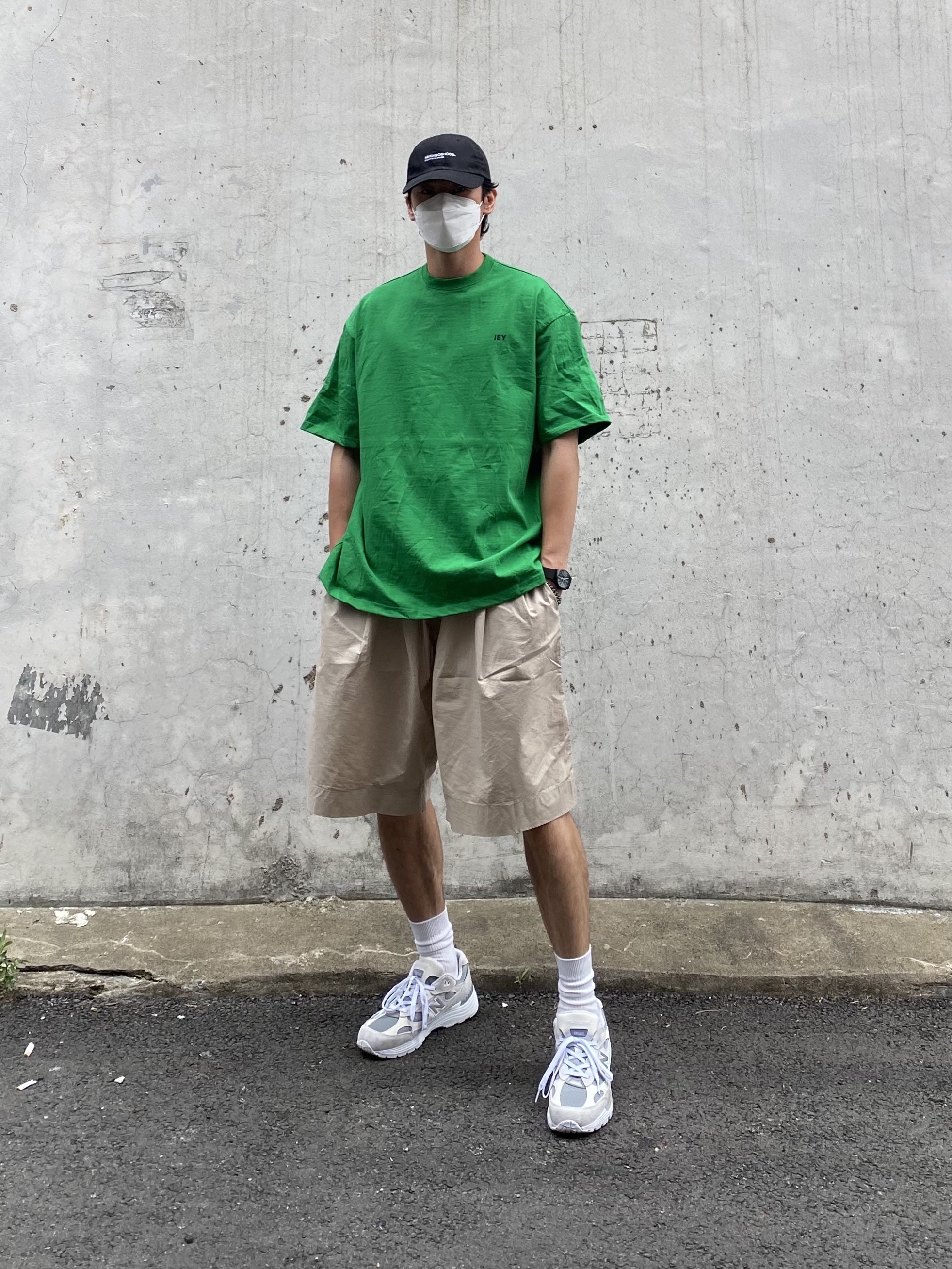 New Balance 992 Made in USA White Silver 착용 스타일 - 2