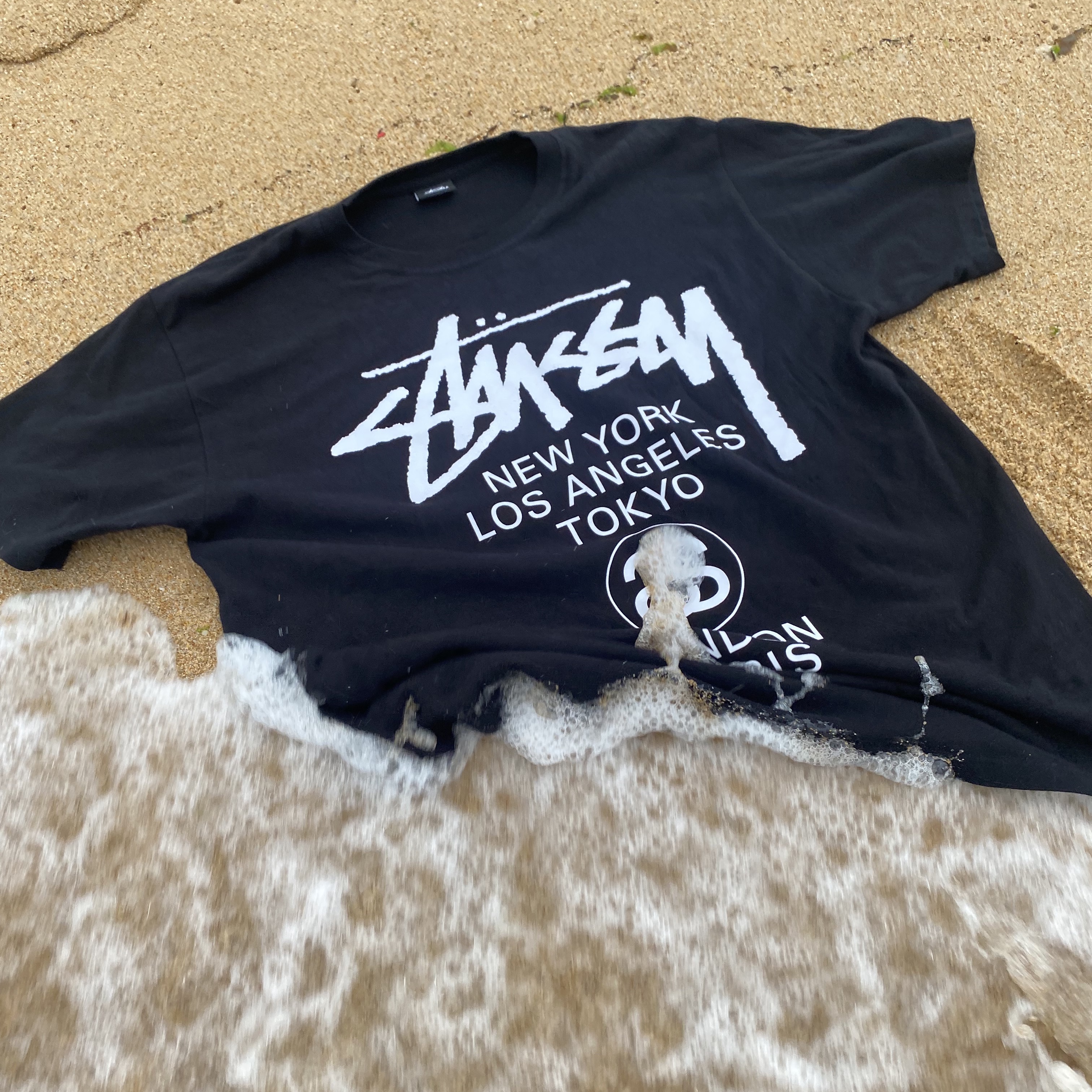 Stussy World Tour T-Shirt Black 착용 스타일