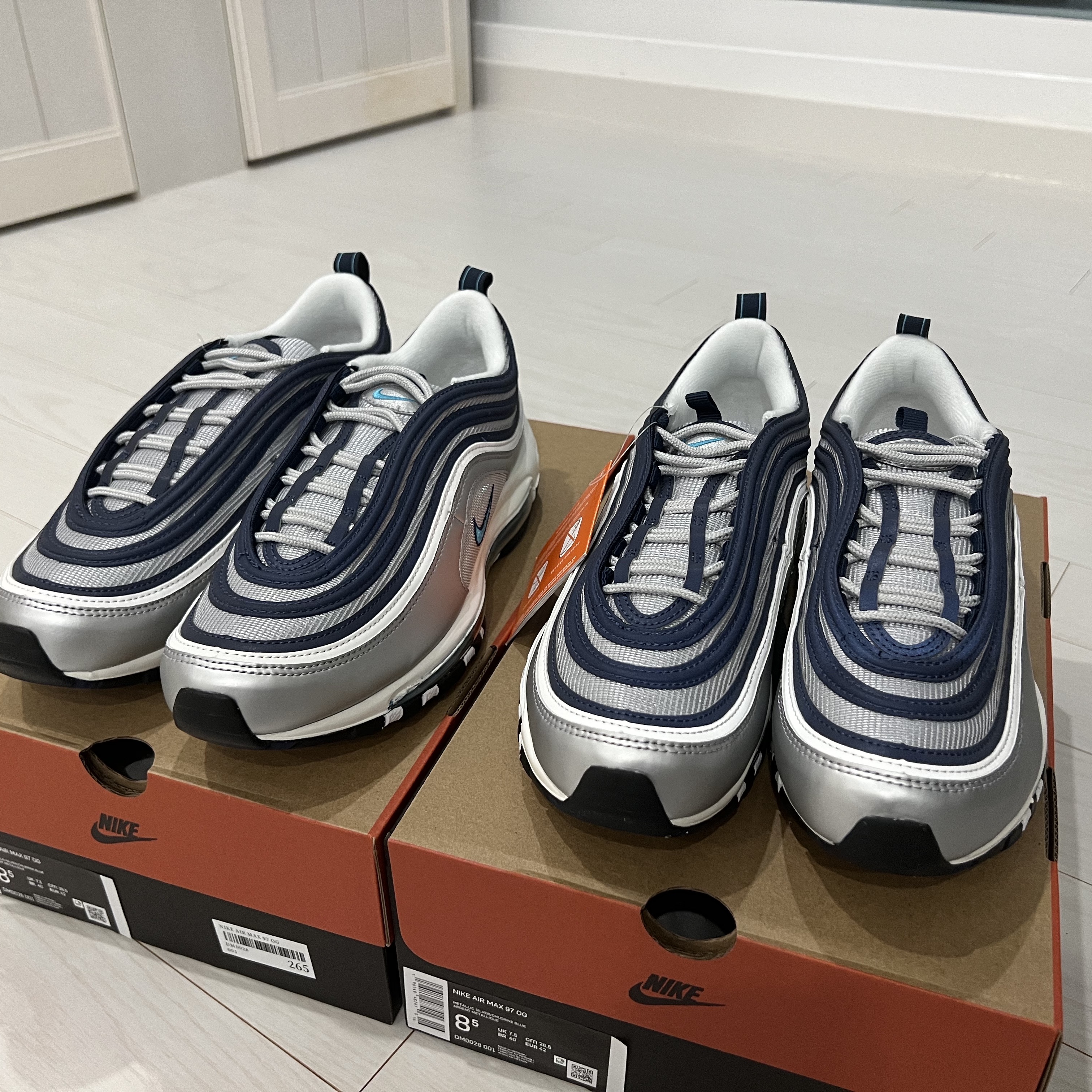 Nike Air Max 97 OG Metallic Silver and Chlorine Blue 착용 스타일 - 1