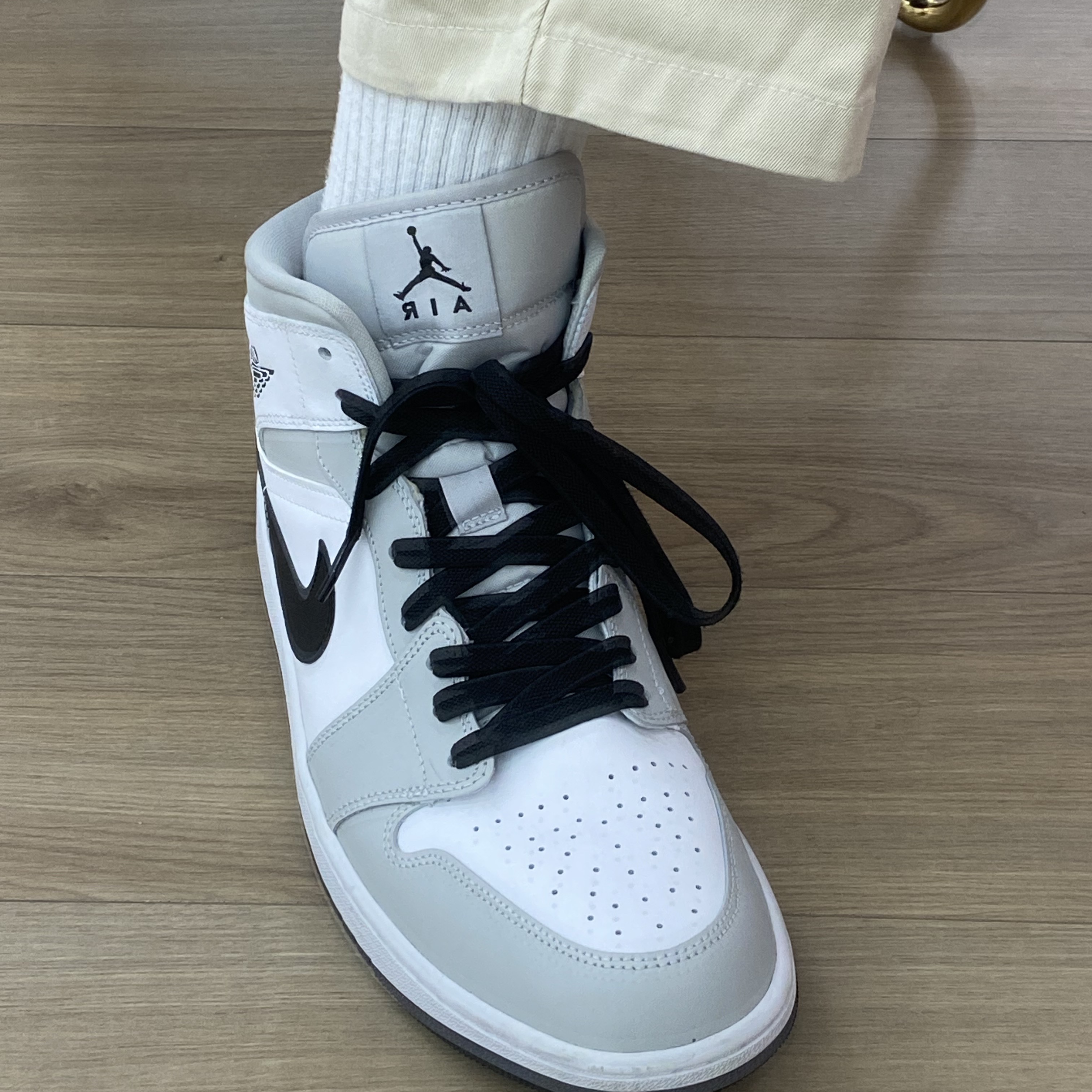 (W) Jordan 1 Mid Grey Fog 착용 스타일 - 1