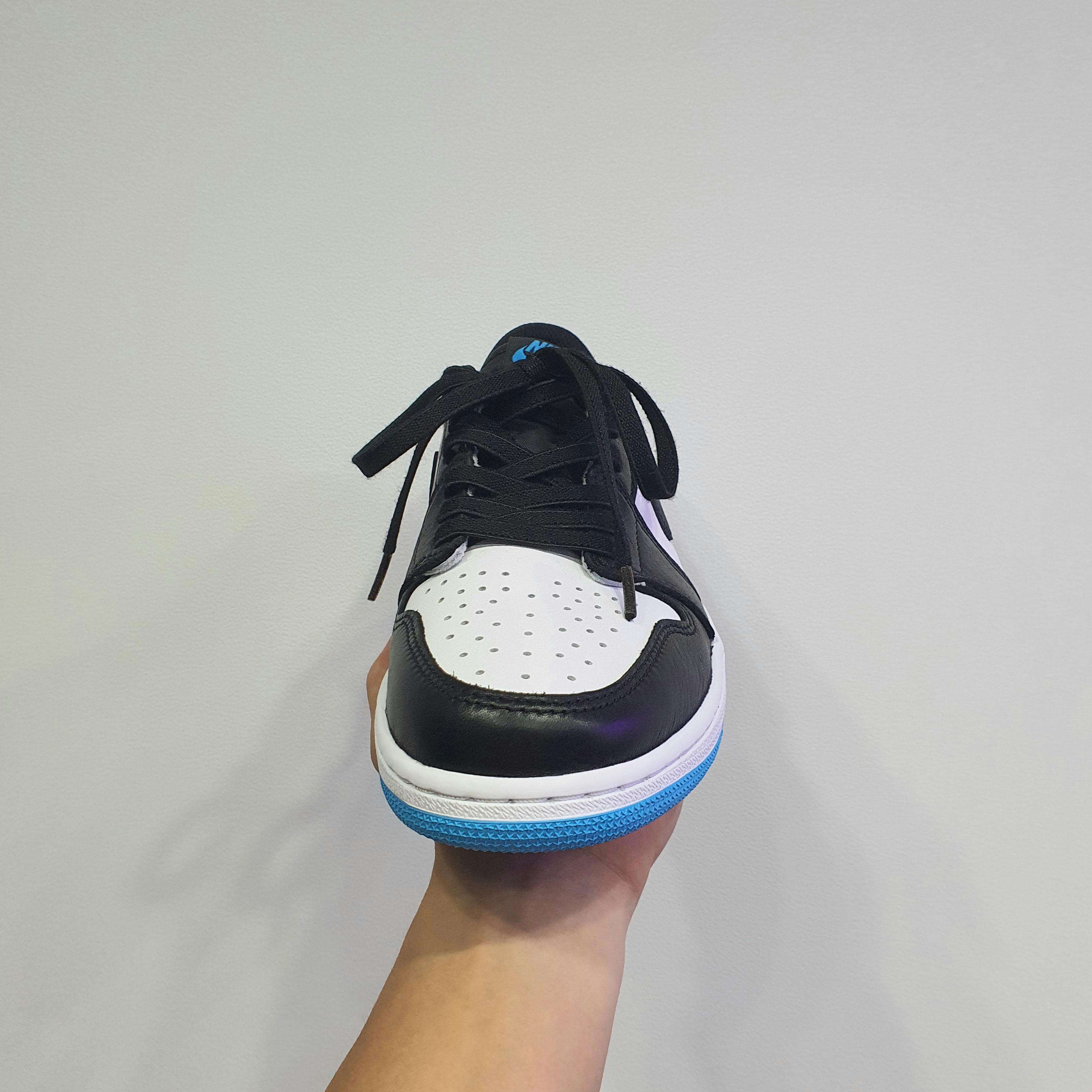 Jordan 1 Retro Low OG Black and Dark Powder Blue, (W) Jordan 1 Retro Low OG Black and Dark Powder Blue 착용 스타일 - 2