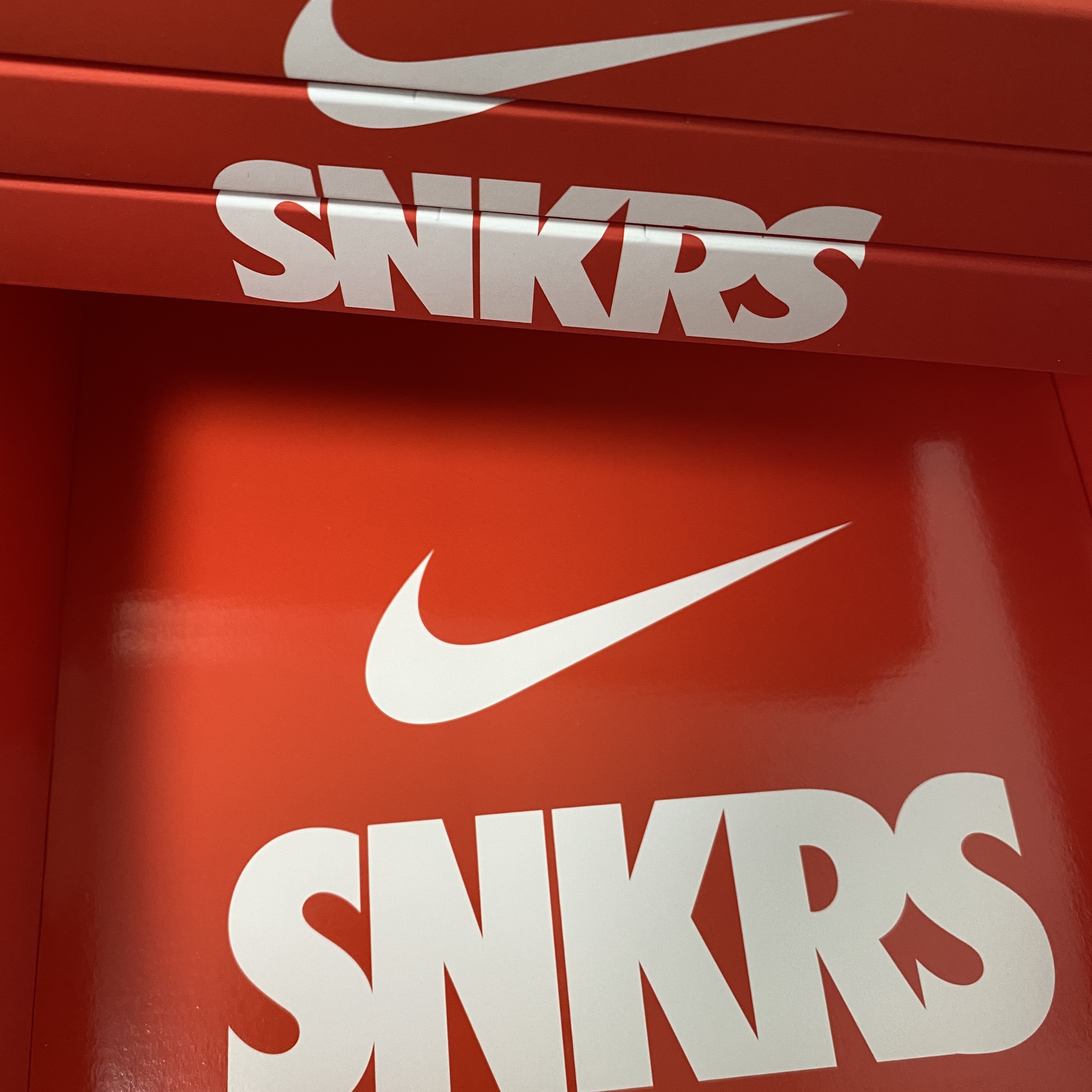 Nike SNKRS Ceramic Plate Set Sail University Red 착용 스타일 - 1