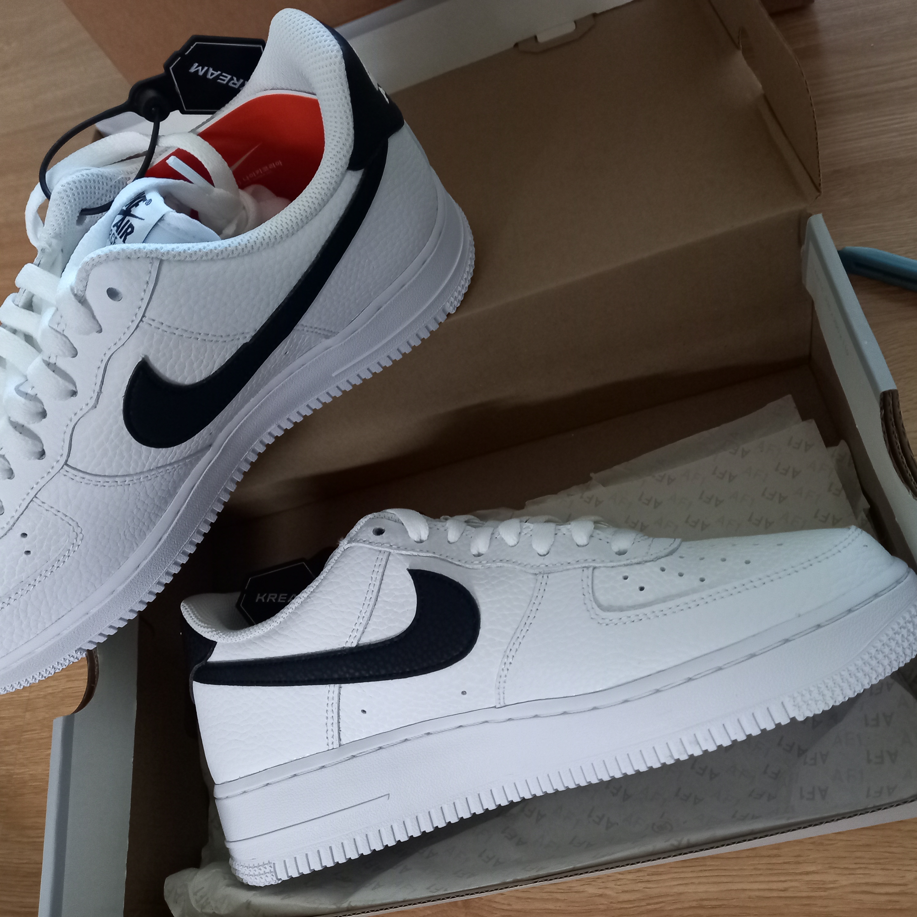 Nike Air Force 1 '07 White Black 착용 스타일 - 1