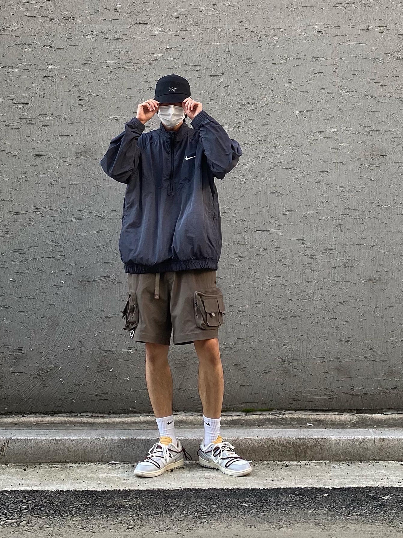 Palace x Arc'teryx Sinsolo Hat Black - 20FW, Nike x Stussy Windrunner Jacket Off Noir 착용 스타일 - 3