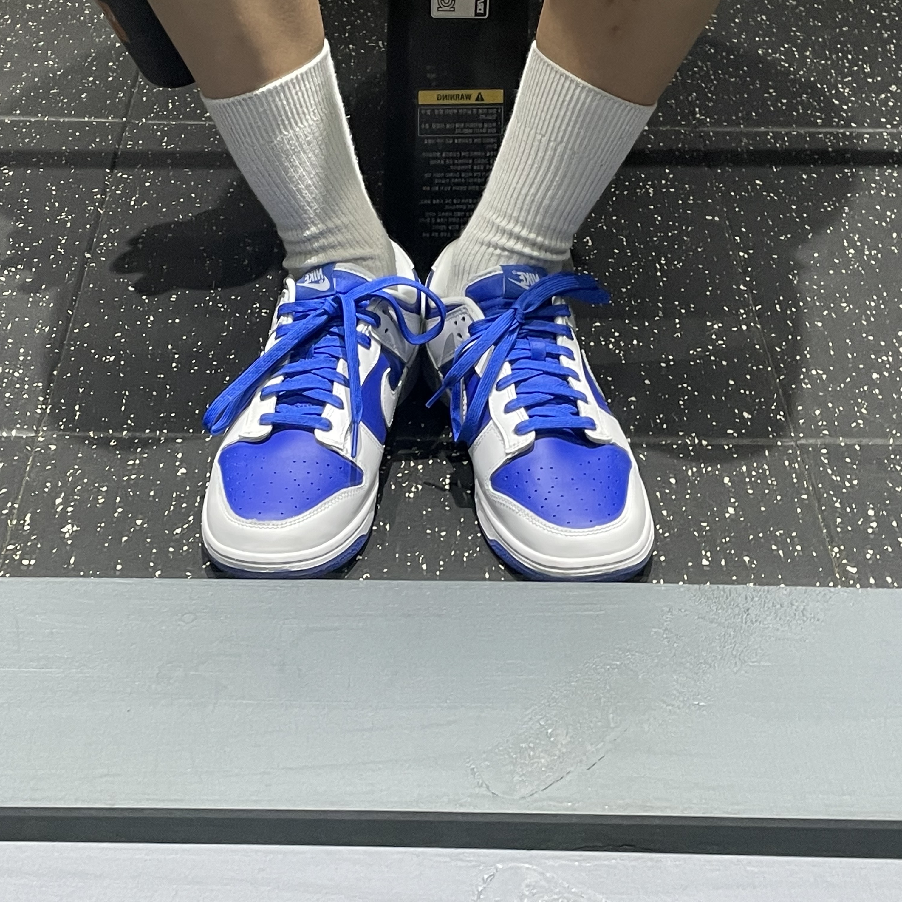 Nike Dunk Low Retro Racer Blue and White 착용 스타일 - 3